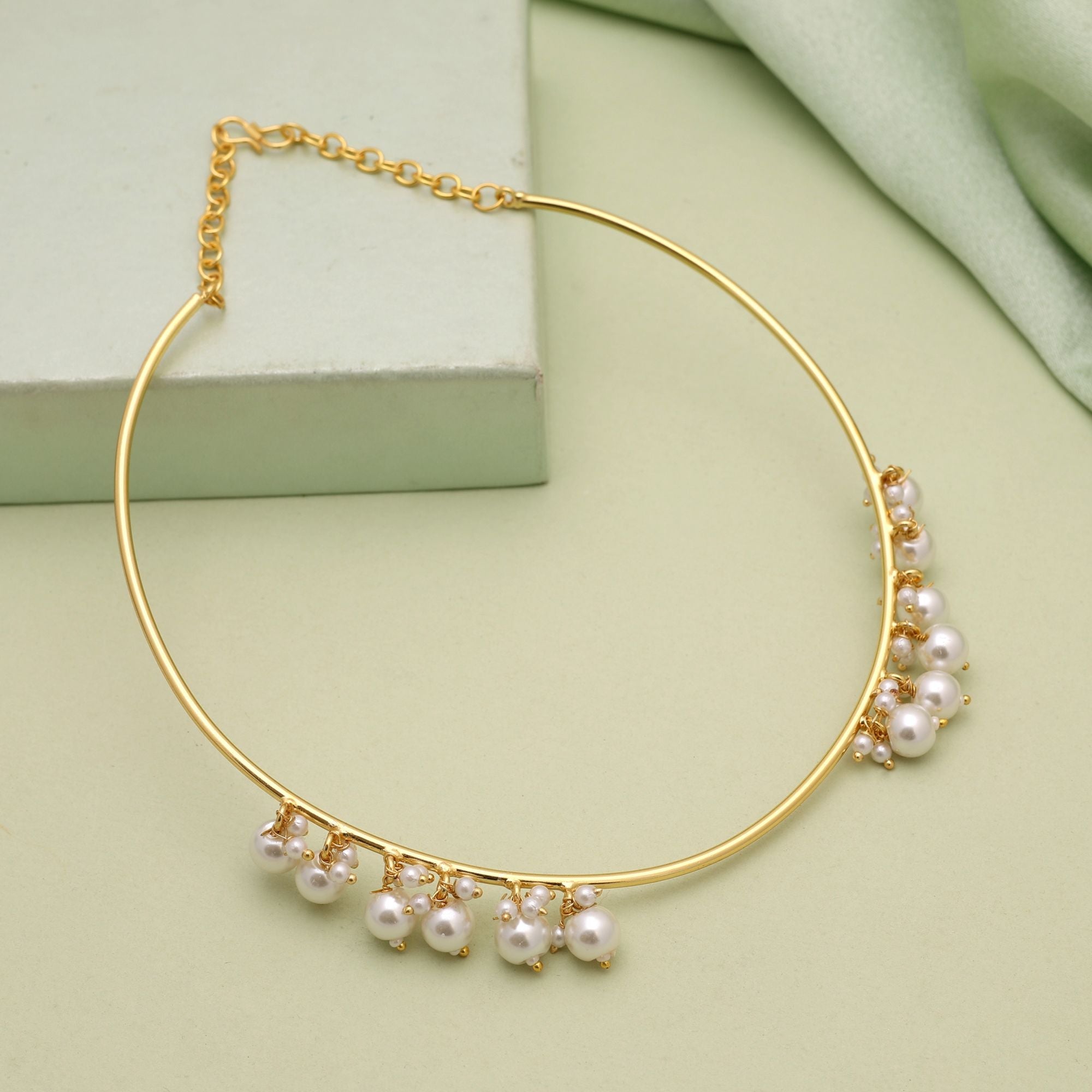 White Color Amrapali Hansli Necklace Designed For Elegant Ethnic And Festive Occasions