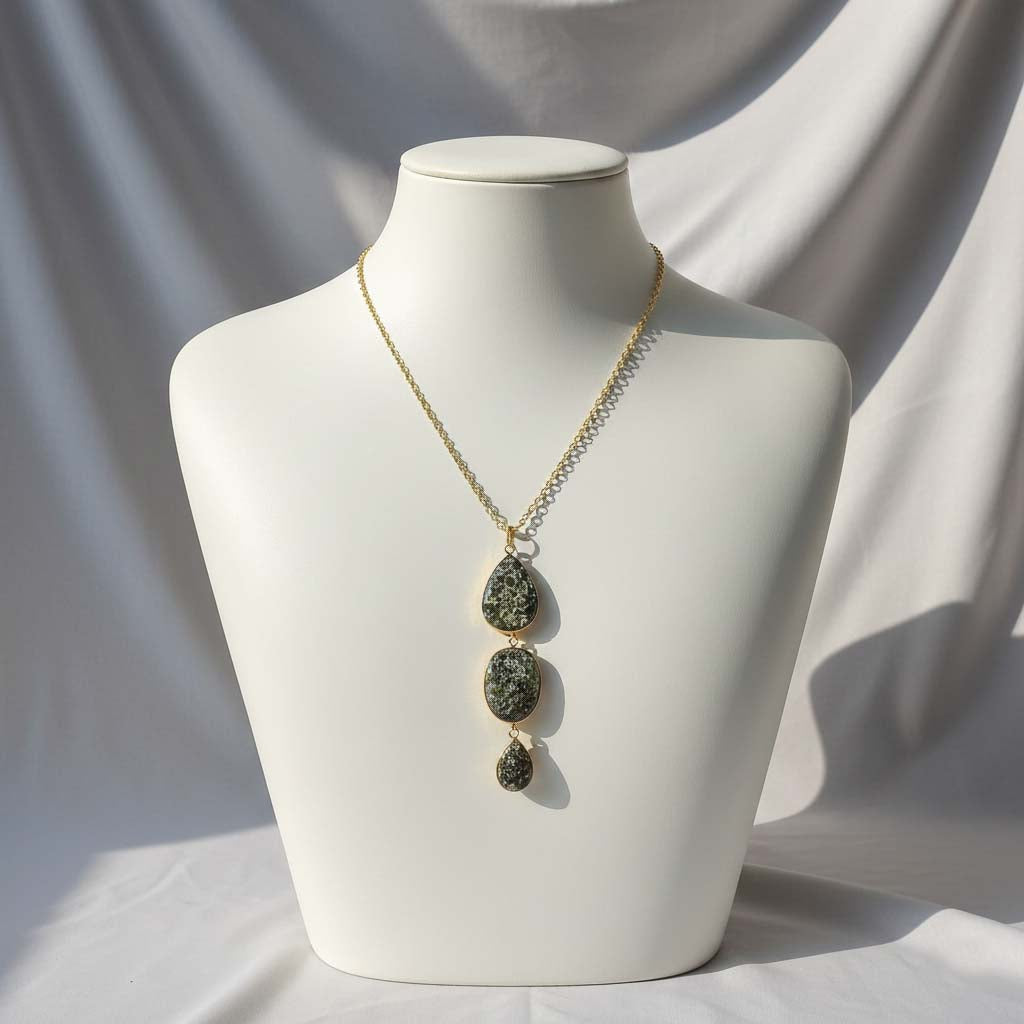 Grey Color Amrapali Hansli Necklace Offering Antique Charm With Modern Comfort Fit