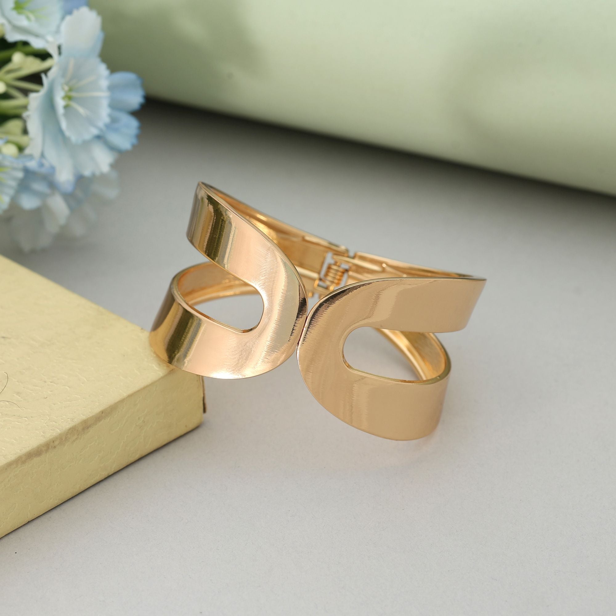 Gold Color Openable Anti Tarnish Bracelet