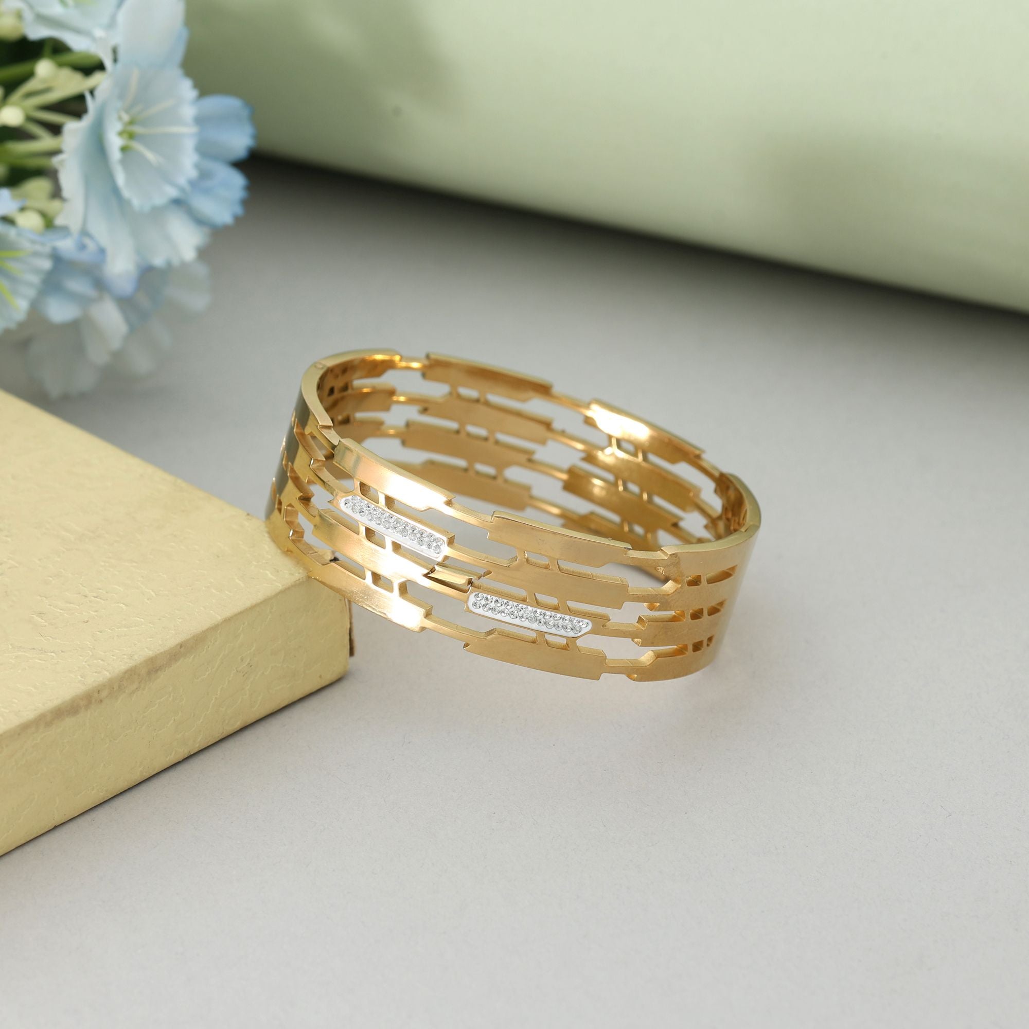 Gold Color Openable Anti Tarnish Bracelet