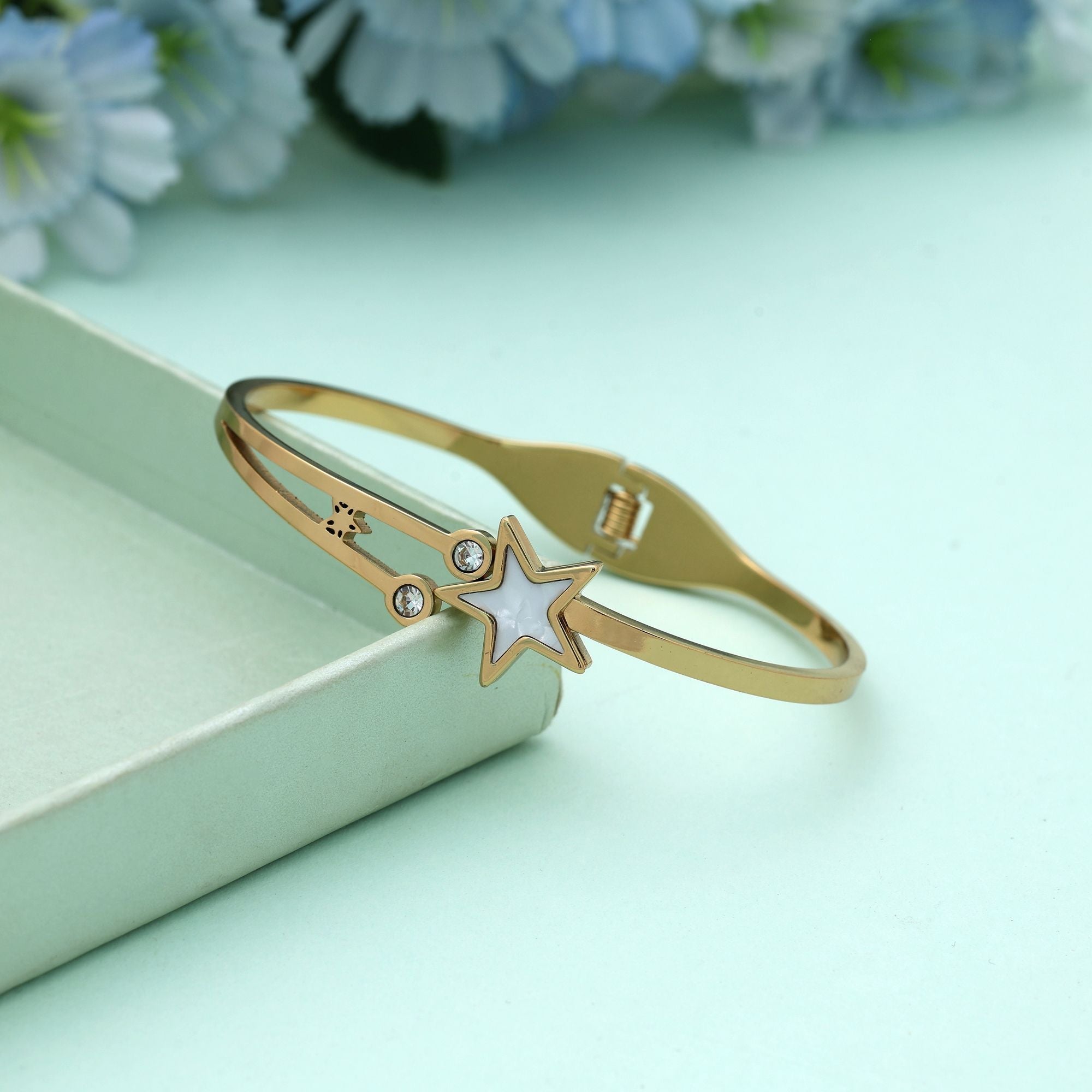 White Color Openable Anti Tarnish Bracelet
