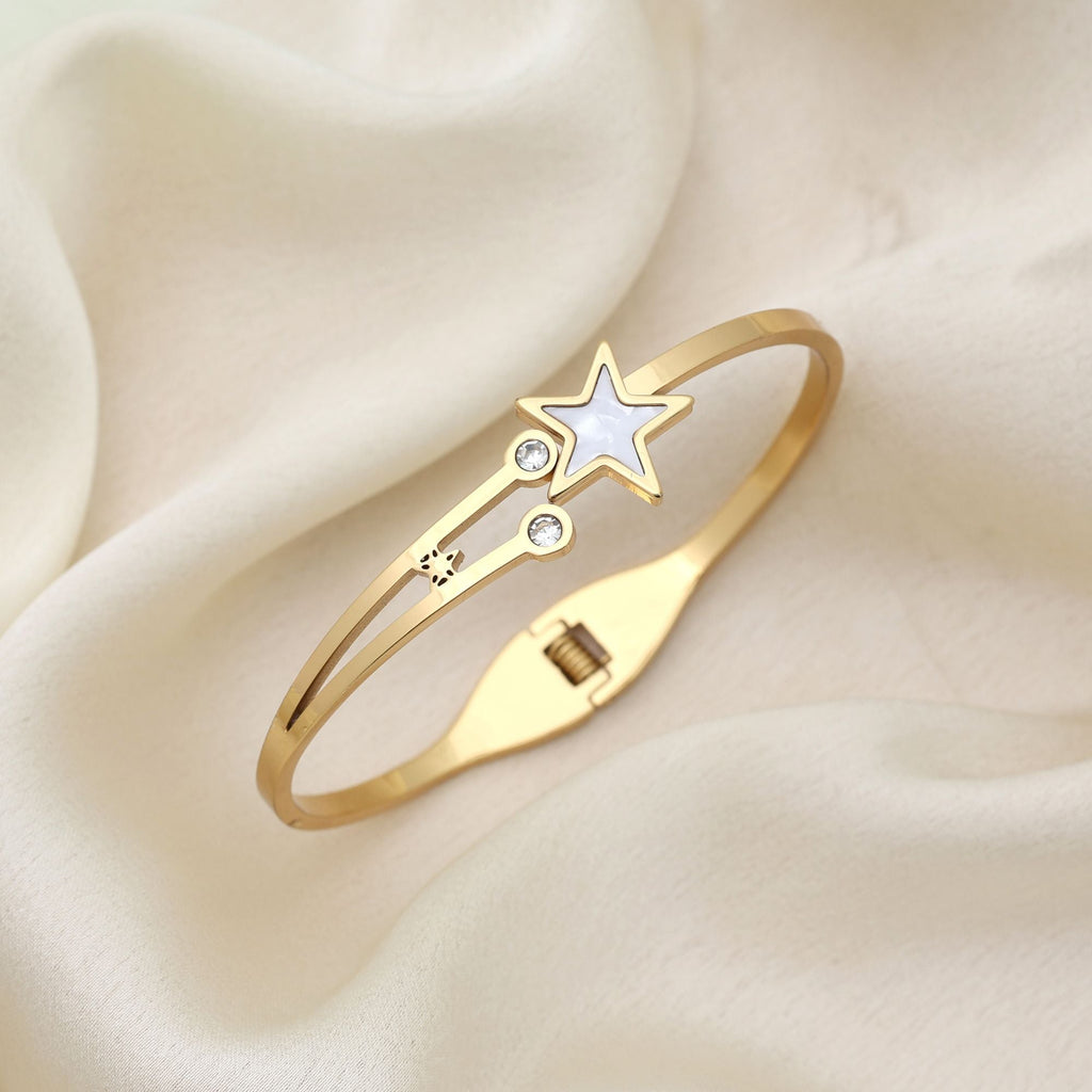 White Color Openable Anti Tarnish Bracelet