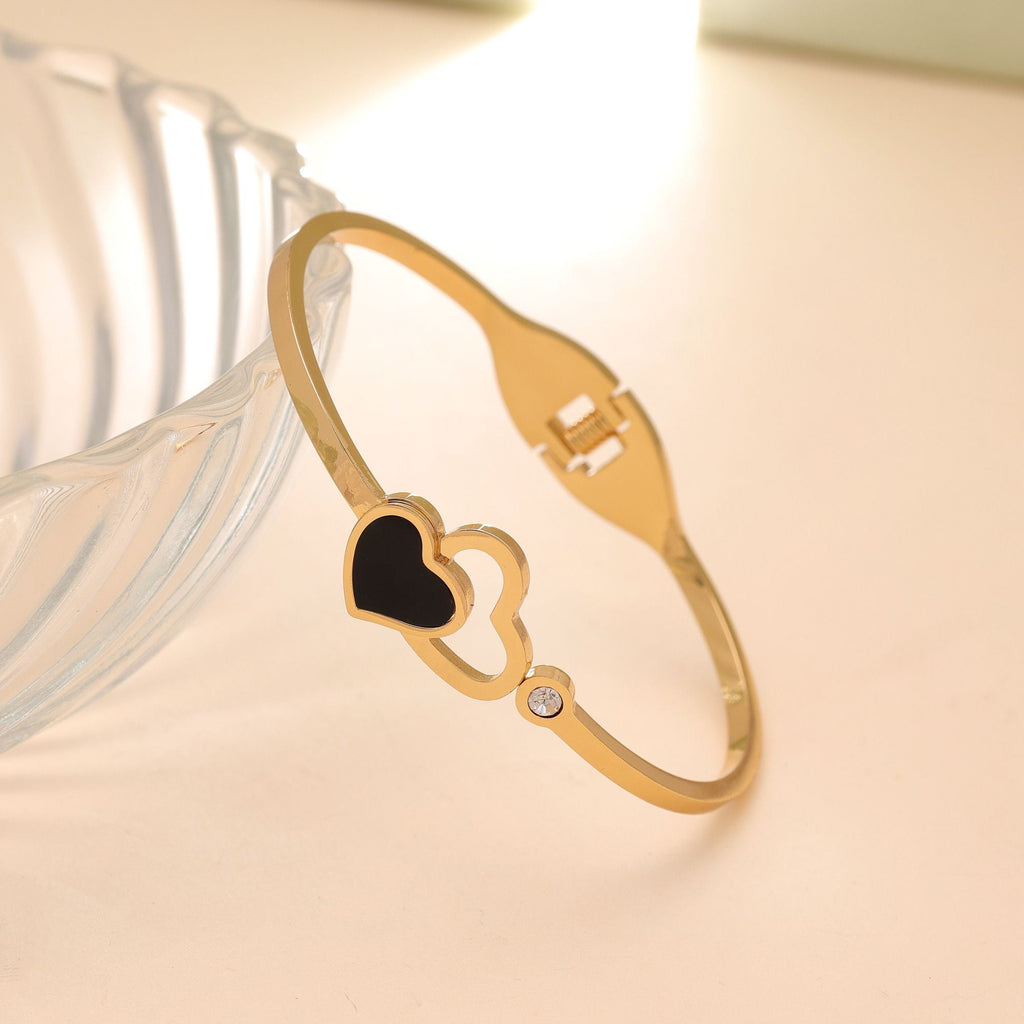 Black Color Designer Anti Tarnish Bracelet