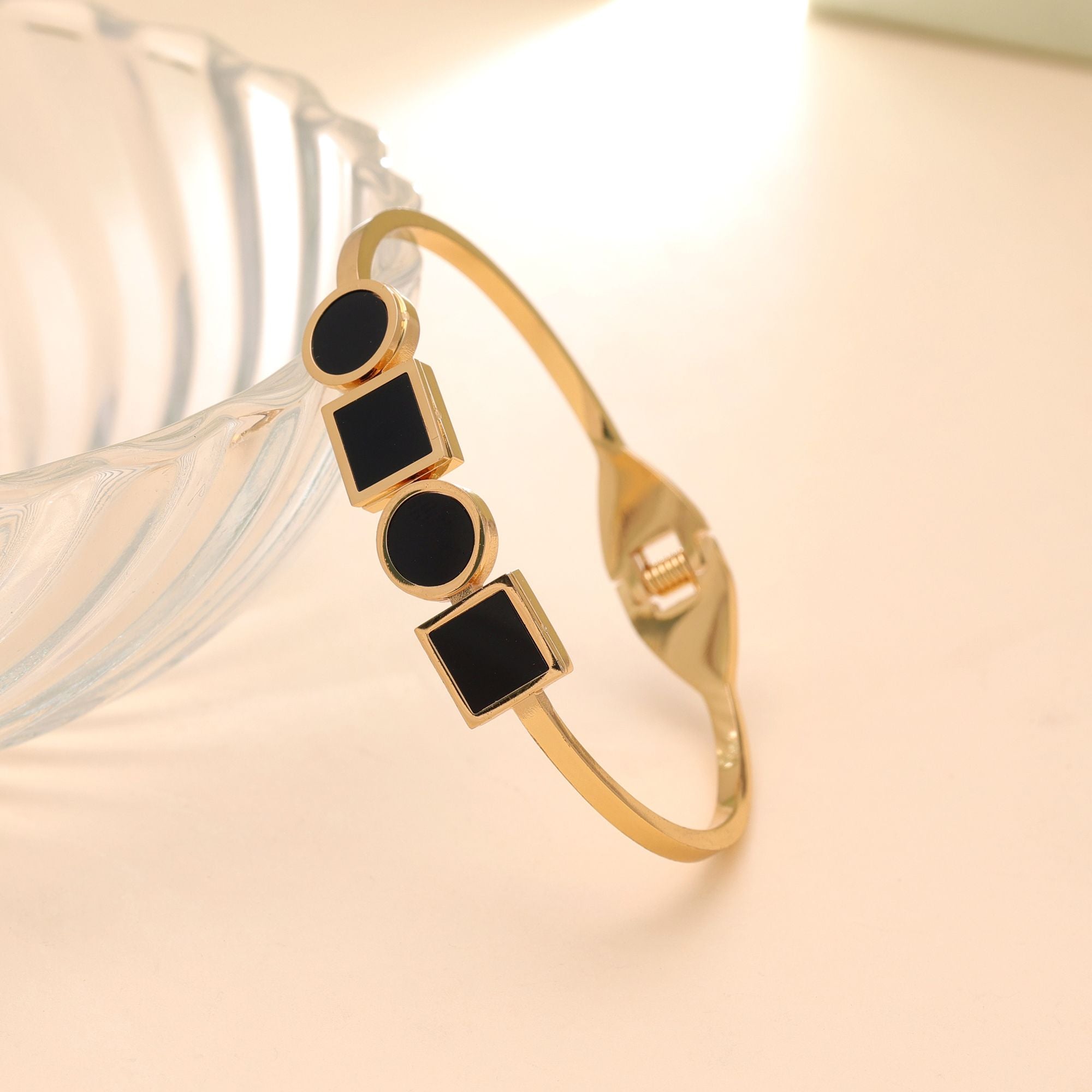 Black Color Durable Anti Tarnish Bracelet