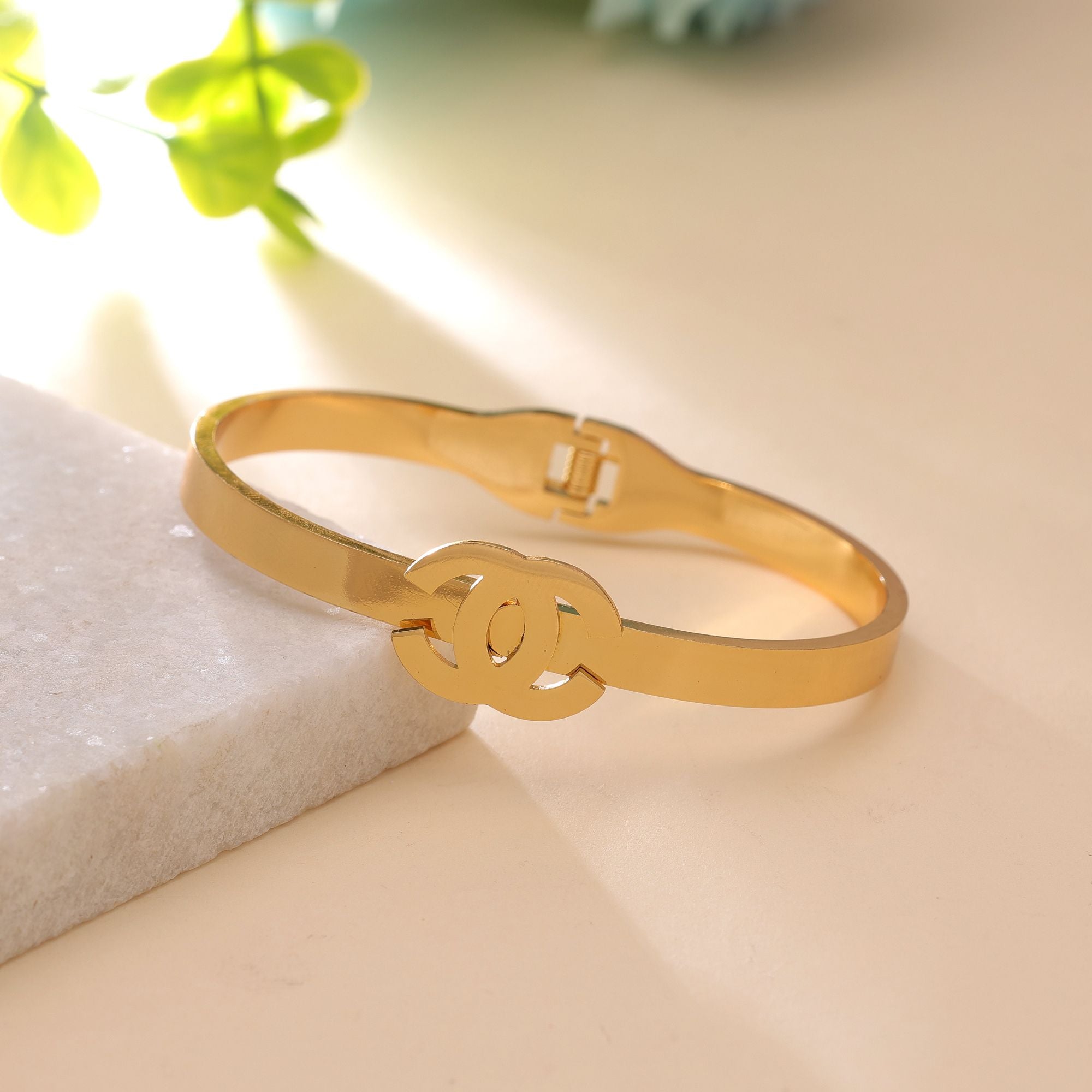 Gold Color Luxury Anti Tarnish Bracelet