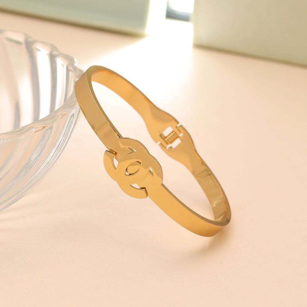 Gold Color Luxury Anti Tarnish Bracelet