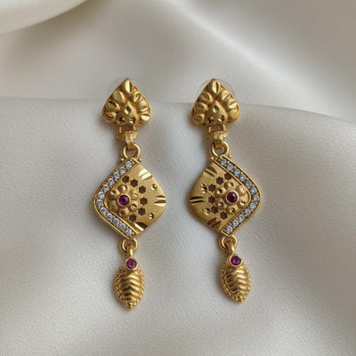 Gold Color Antique Earrings With Antique Polish For Elegant Ethnic Fashion