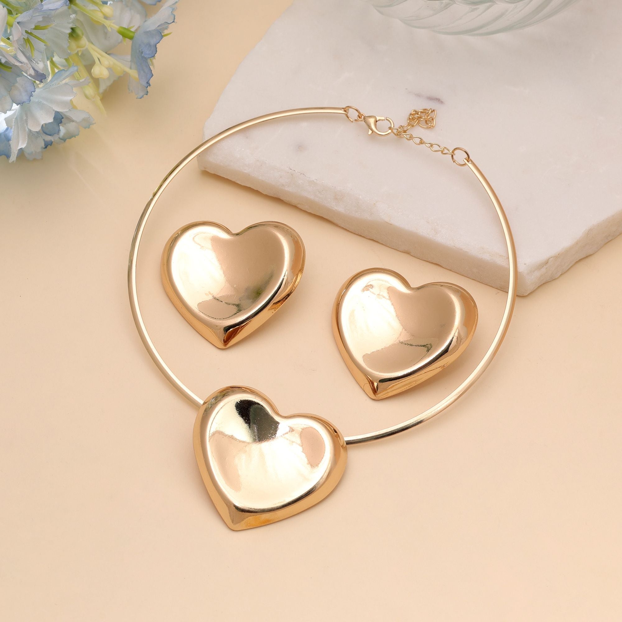 Gold Color Heart Shape Anti Tarnish Hasli Necklace Set