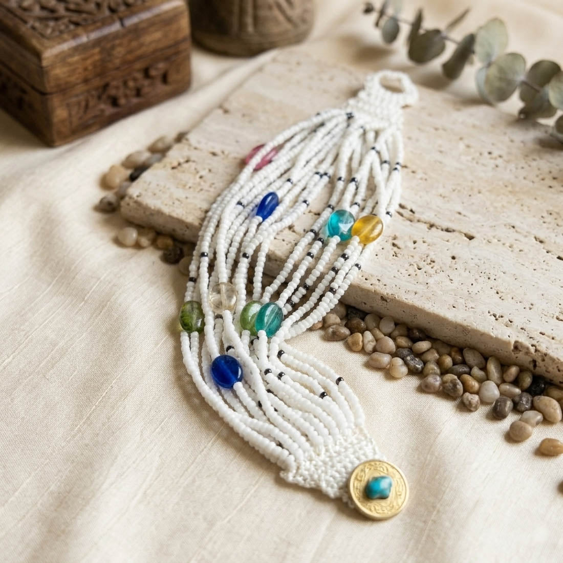 White Color Fashion Bracelet Classic Minimal Elegant Wrist Jewelry Design