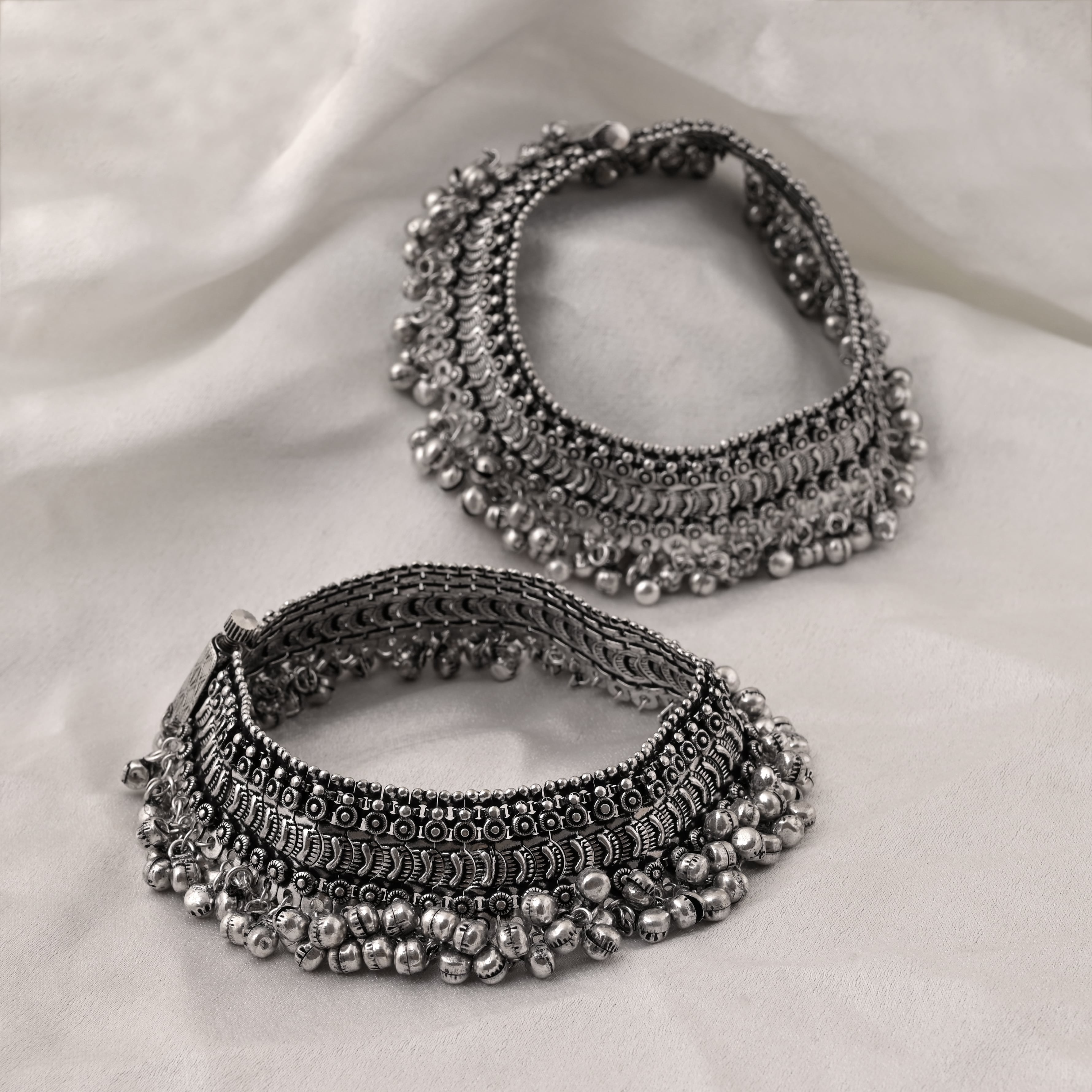 Classic Silver Color Oxidised Anklet With Delicate Detailing And Traditional Finish