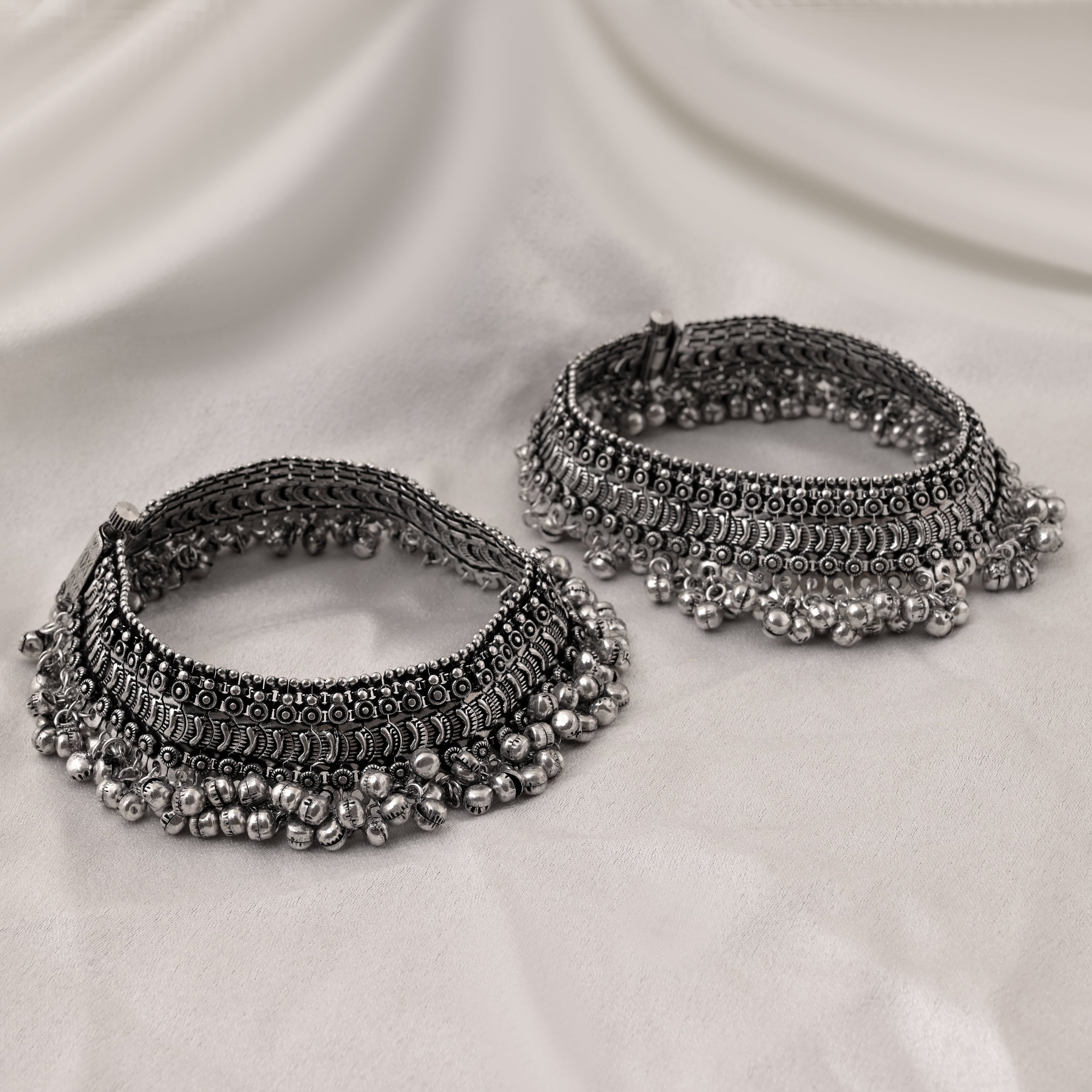 Classic Silver Color Oxidised Anklet With Delicate Detailing And Traditional Finish