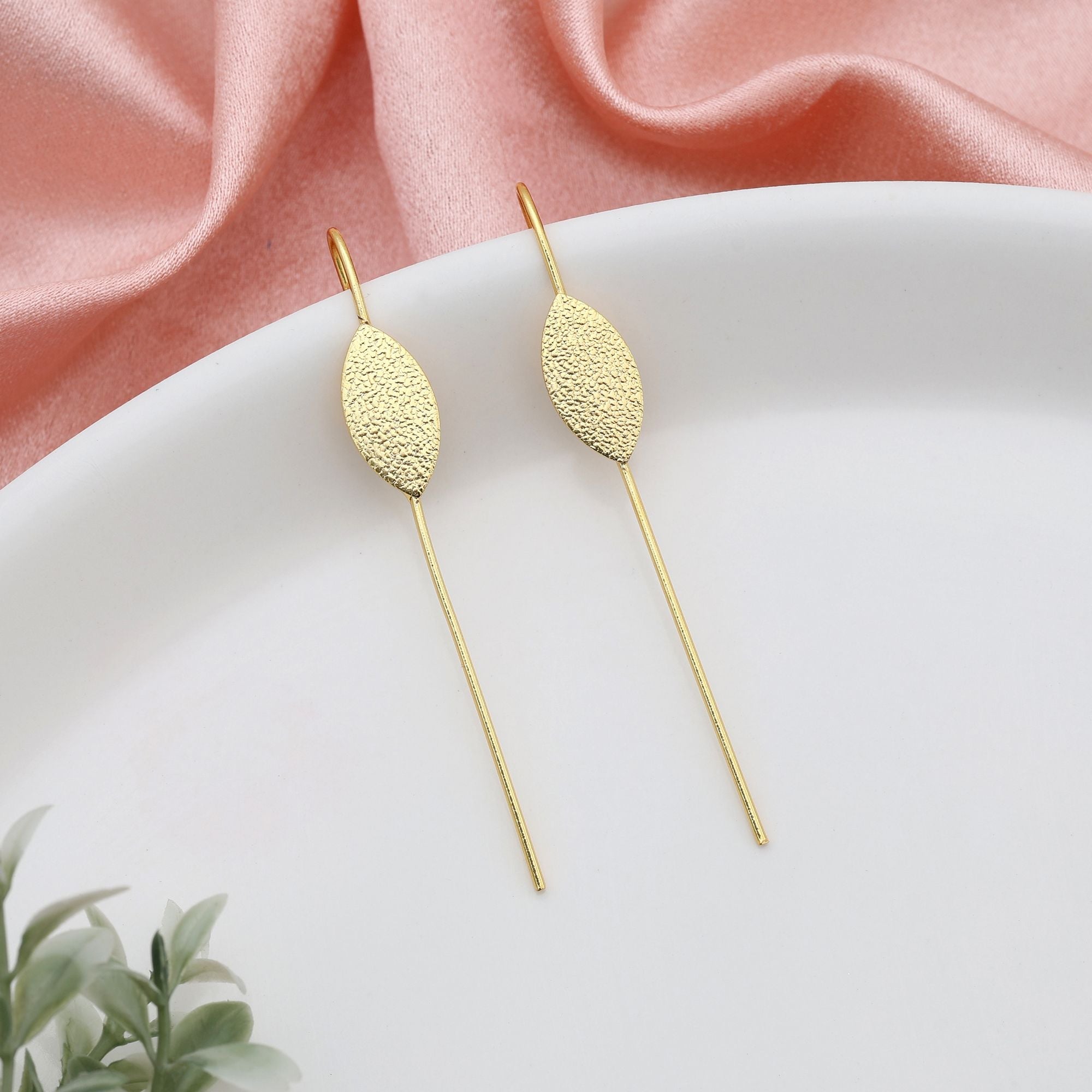 Gold Color Earcuff Featuring Artistic Traditional Craftsmanship Created For Striking Festive Elegance