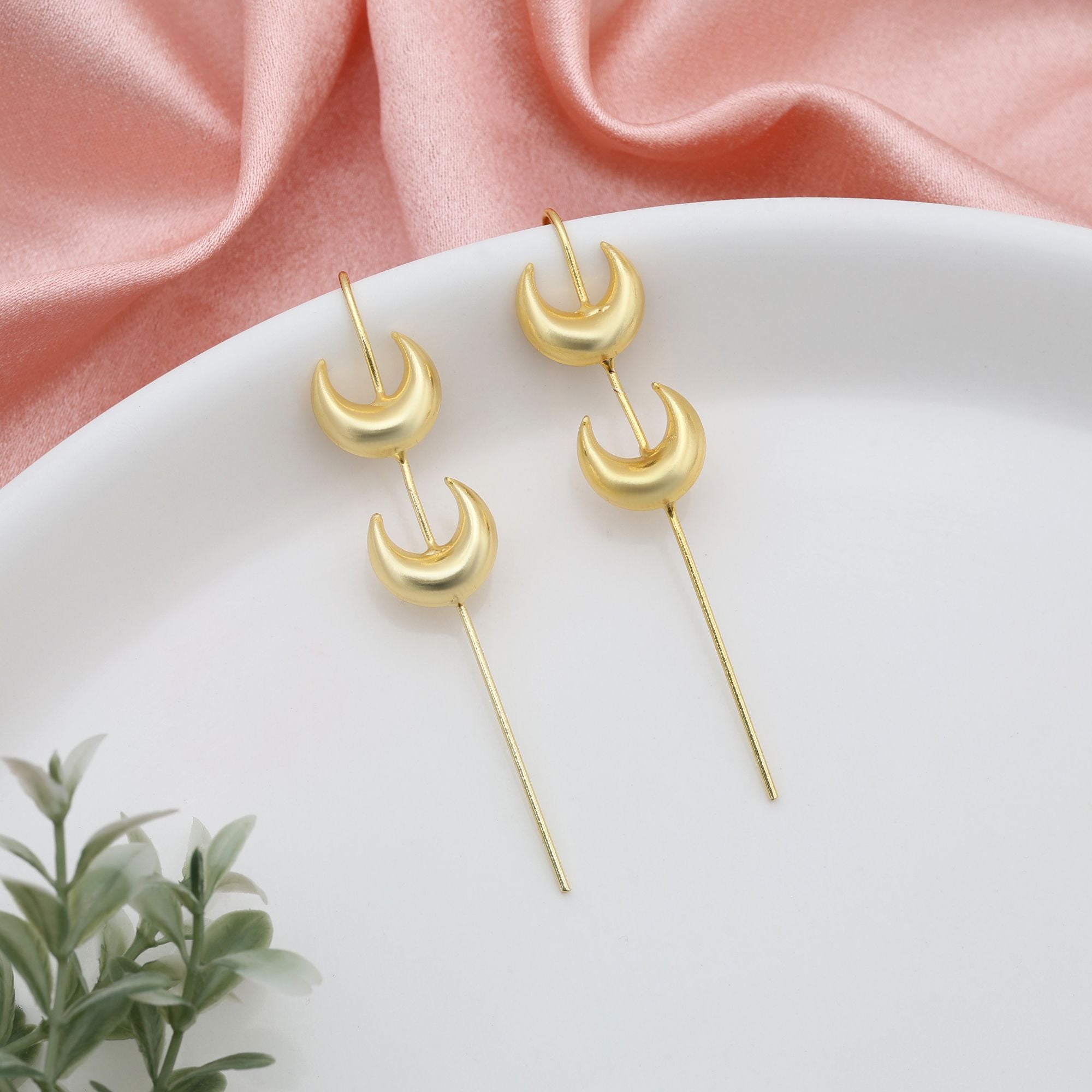 Gold Color Earcuff Created To Elevate Ethnic Ensembles With Refined And Graceful Detailing