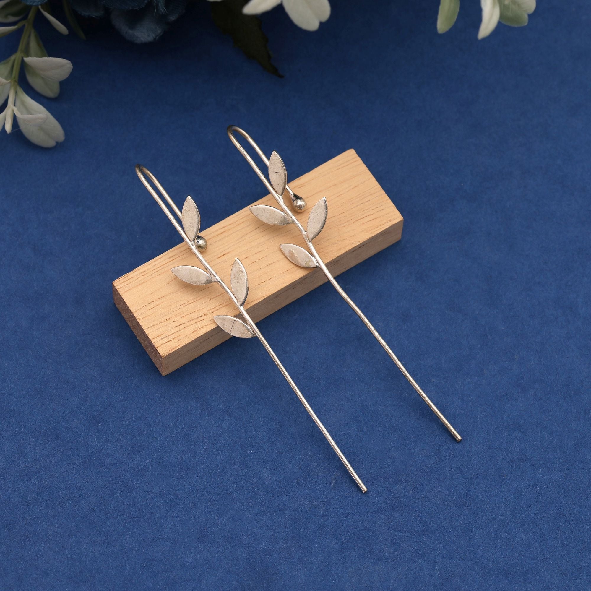 Silver Color Earcuff Crafted For Stylish Minimalistic Fashion While Maintaining Traditional Appeal