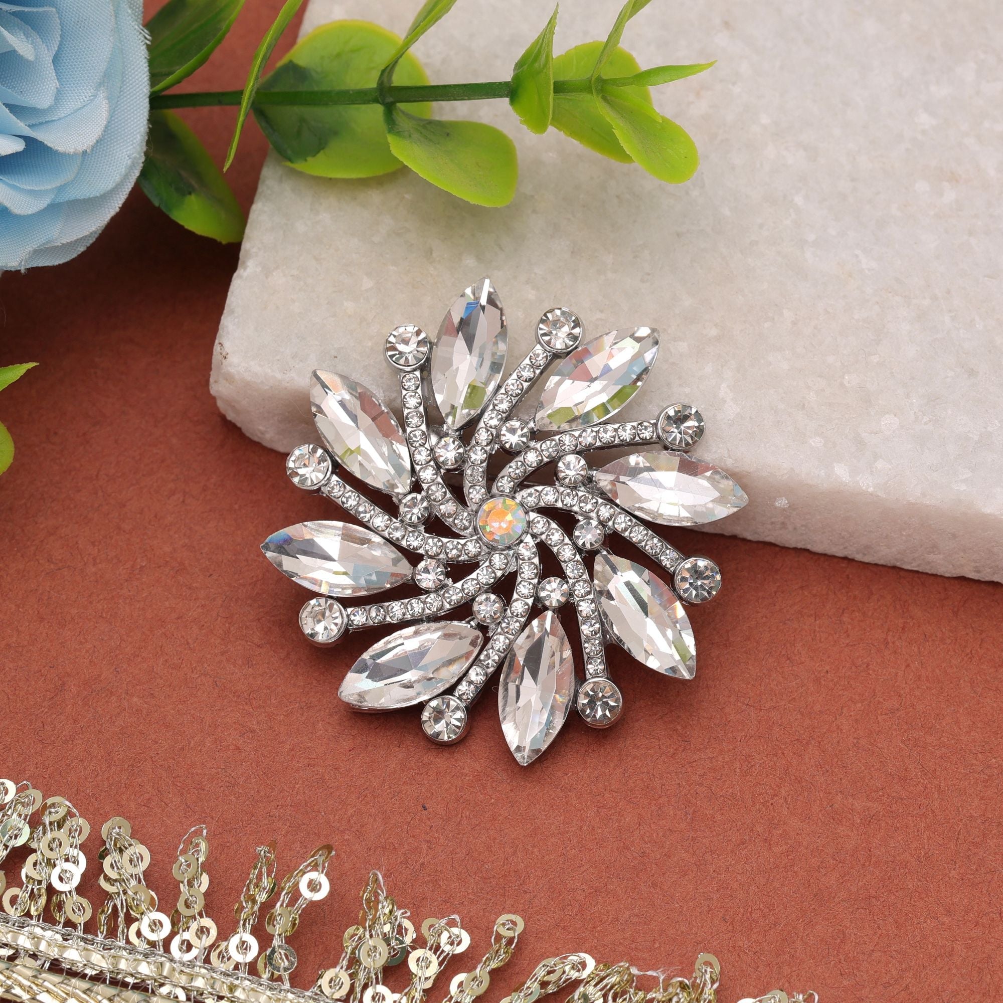White Color Floral Design Brooch Elegant Flower Design