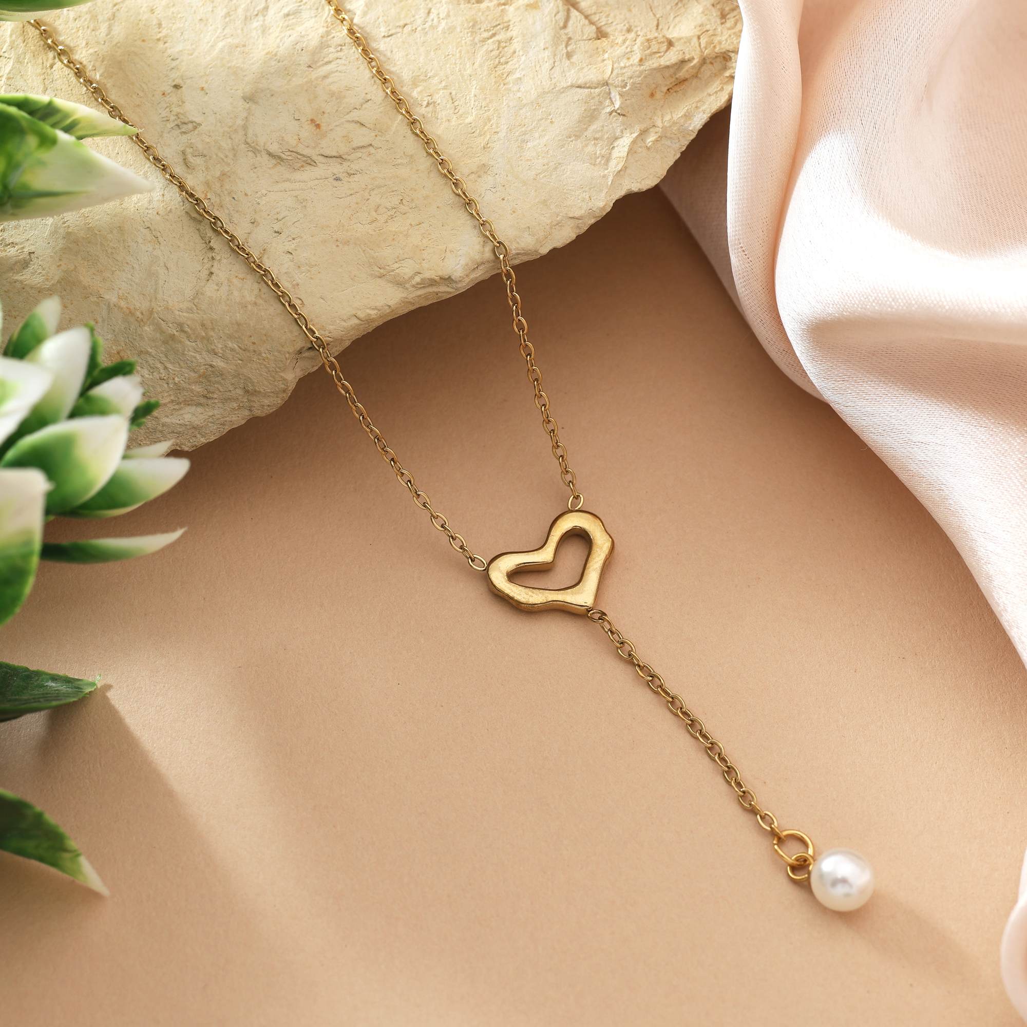 Beautiful Gold Color Stainless Steel 18K Gold Plated Anti Tarnish Necklace For Office Look