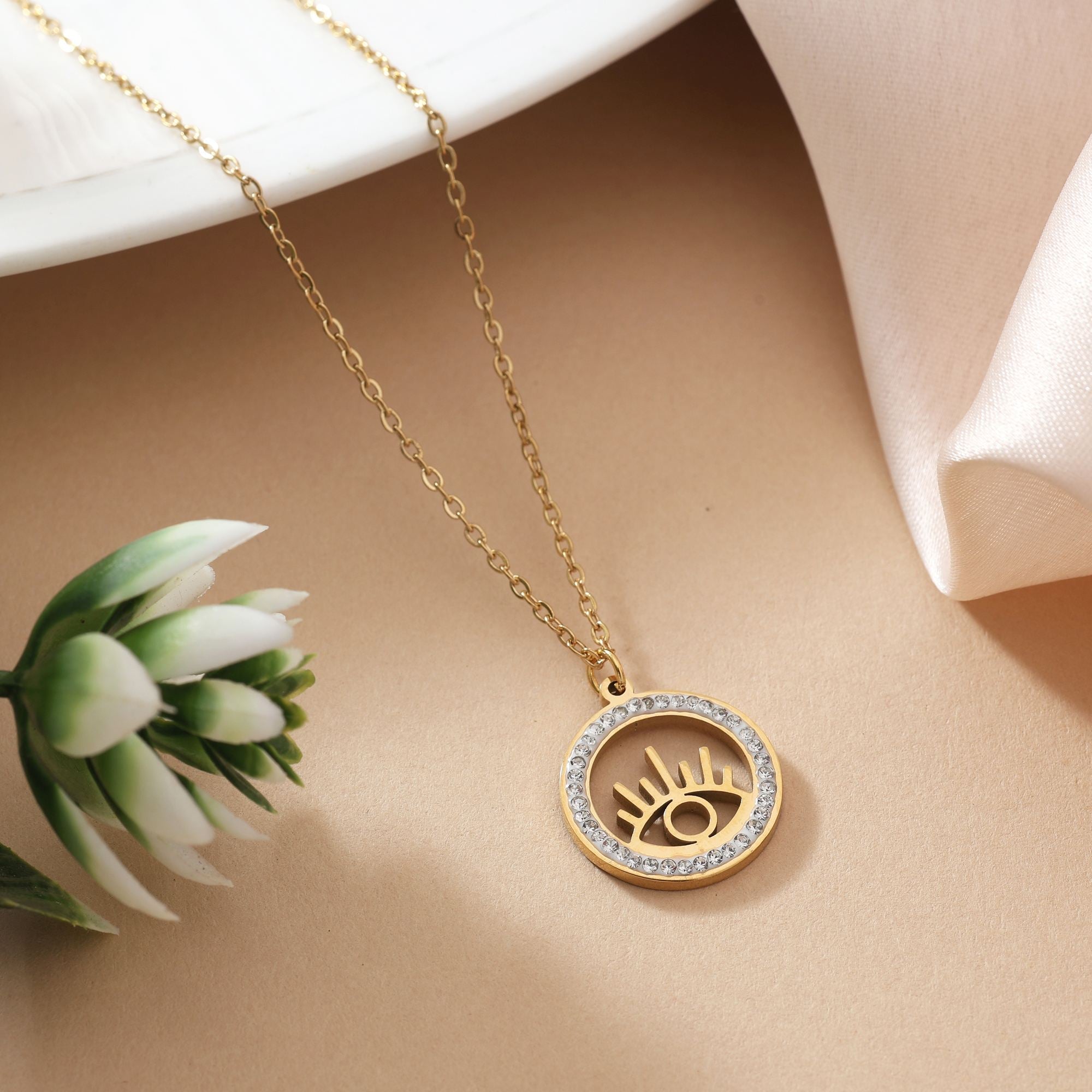 Elegant Gold Color Stainless Steel 18K Gold Plated Anti Tarnish Necklace With Delicate Chain