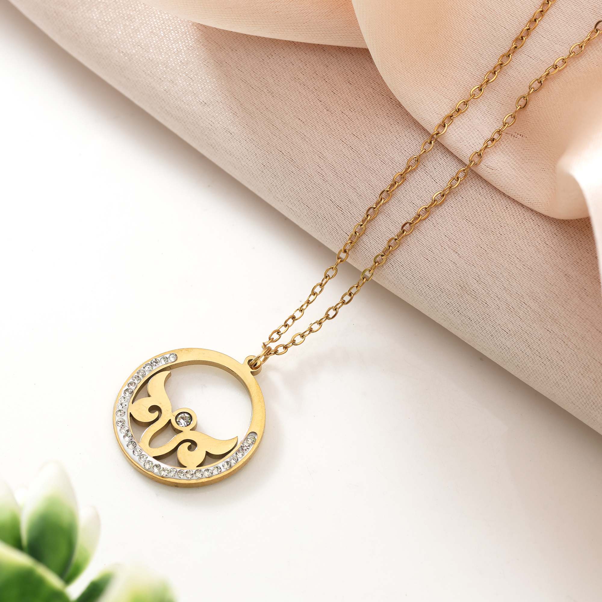 Chic Gold Color Stainless Steel 18K Gold Plated Anti Tarnish Necklace For Everyday Fashion