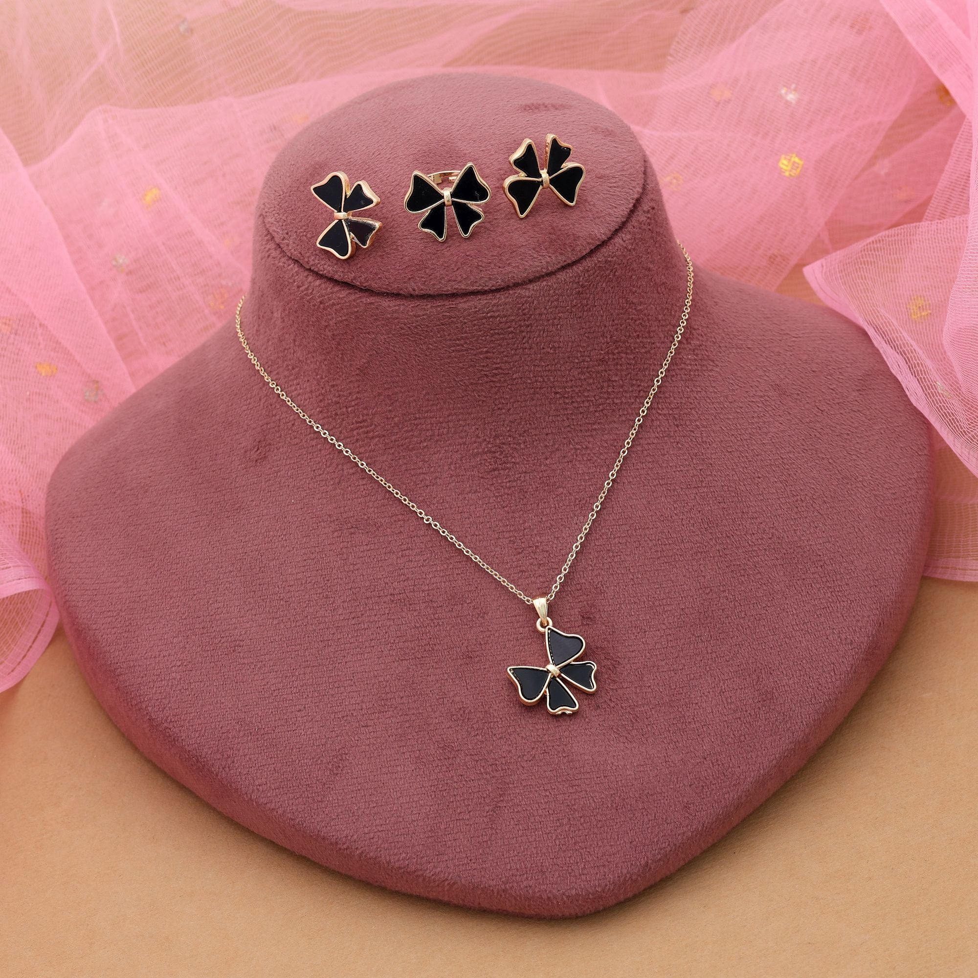 Black Color Anti Tarnish Necklace Set Minimal Modern Jewelry