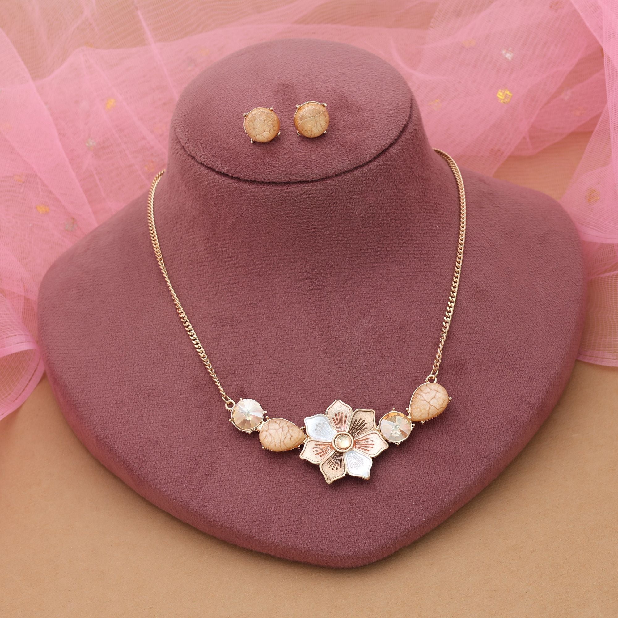 Gold Color Flower Design Anti Tarnish Necklace Set Classic Floral