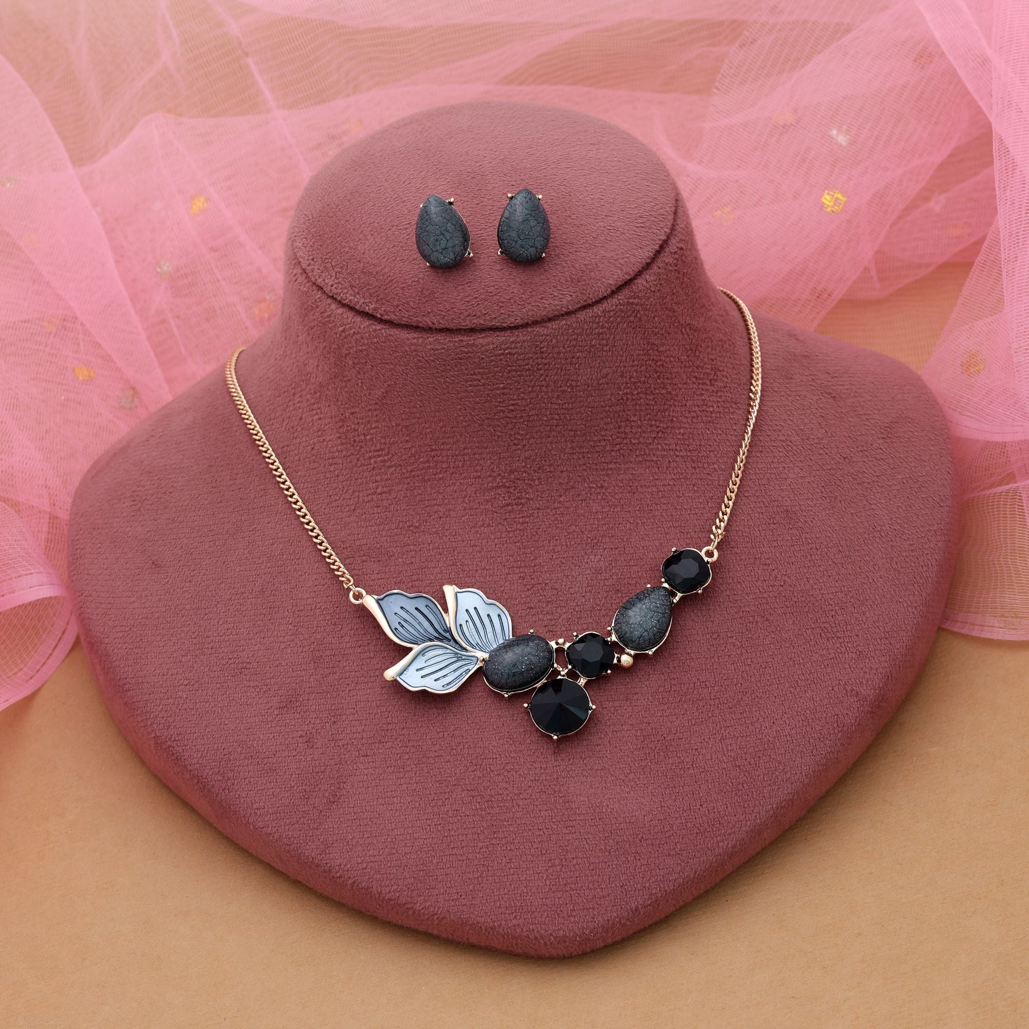 Black Color Anti Tarnish Necklace Set Minimal Modern Style