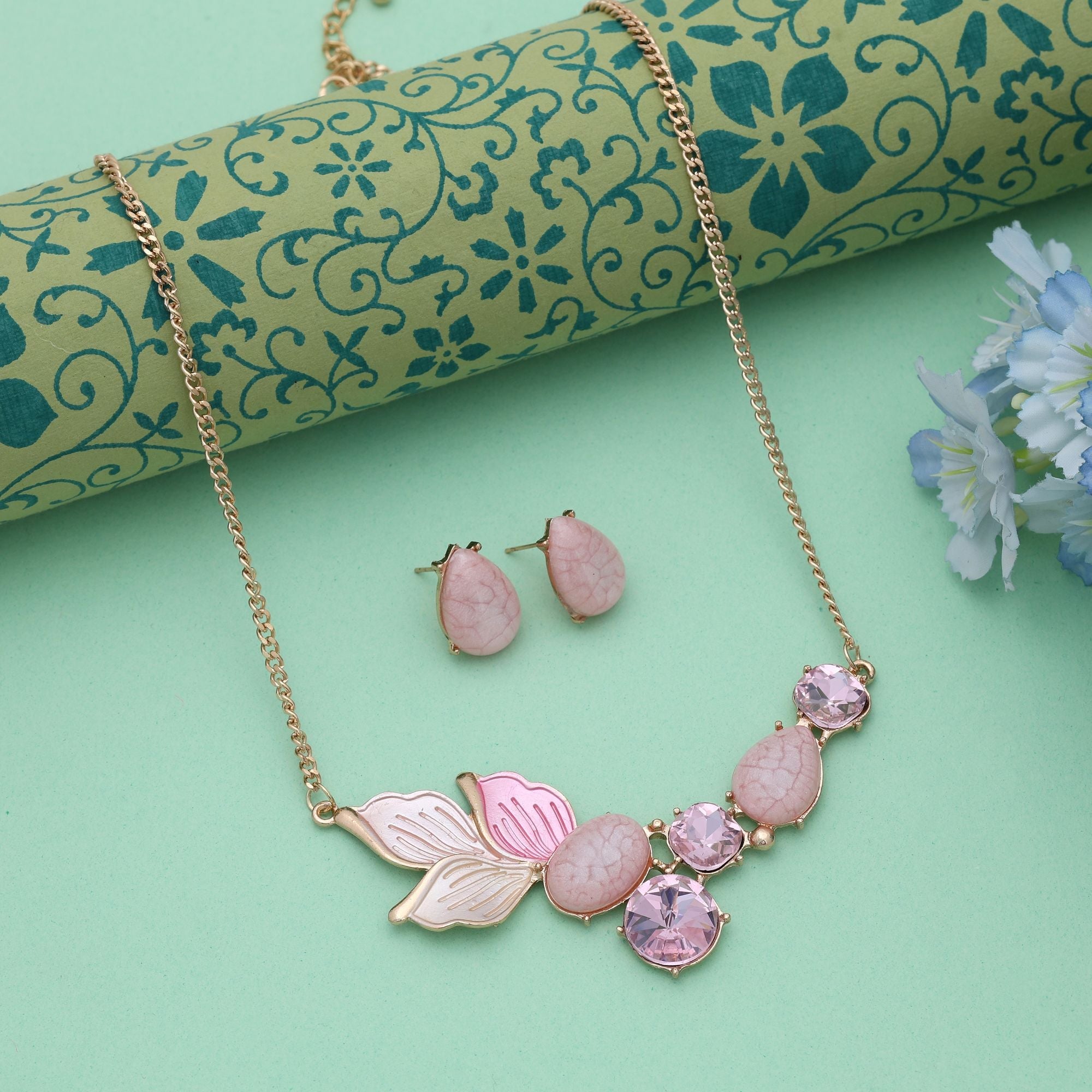 Pink Color Anti Tarnish Necklace Set Feminine Fashion