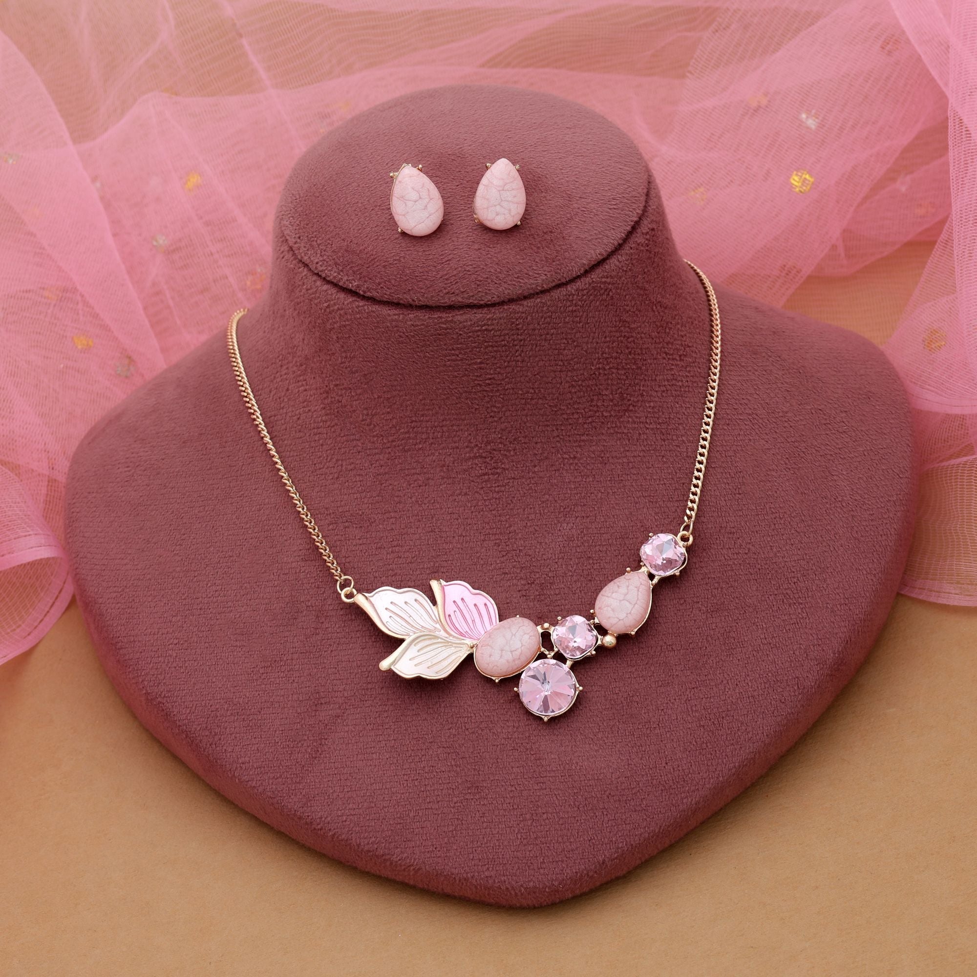 Pink Color Anti Tarnish Necklace Set Feminine Fashion
