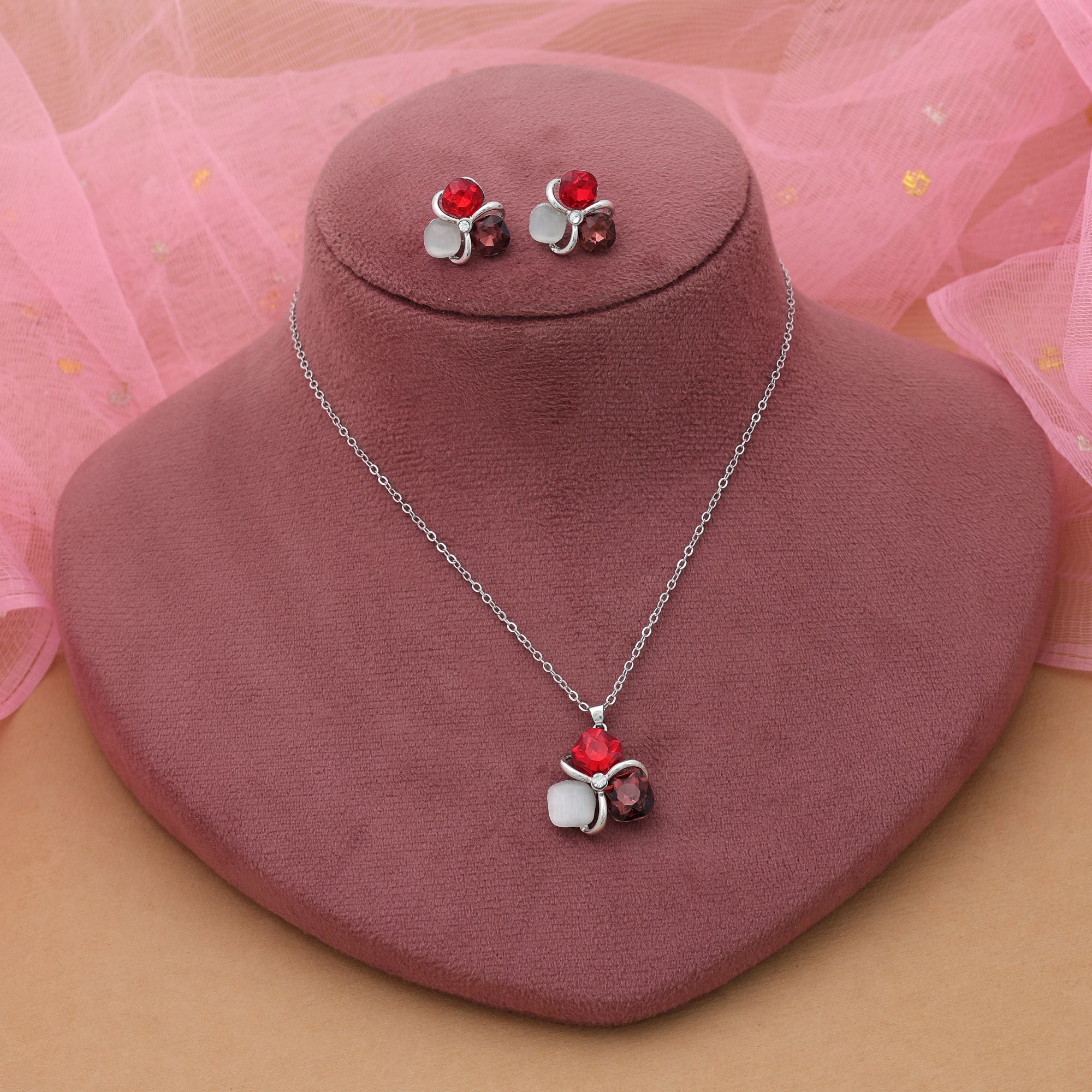 Red Color Anti Tarnish Necklace Set Festive Wedding Style