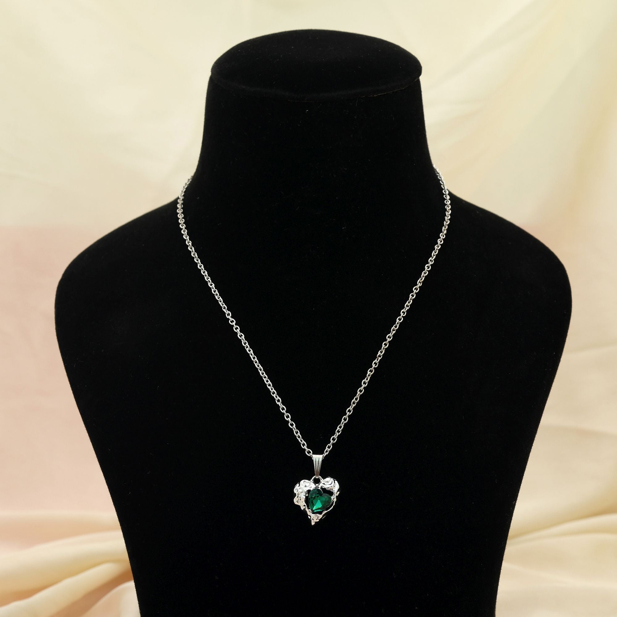 Green Color Heart Shape Anti Tarnish Necklace Romantic Style