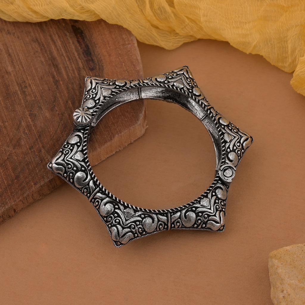 Stunning Silver Color Oxidised Openable Bracelet Ideal For Gift Or Personal Use
