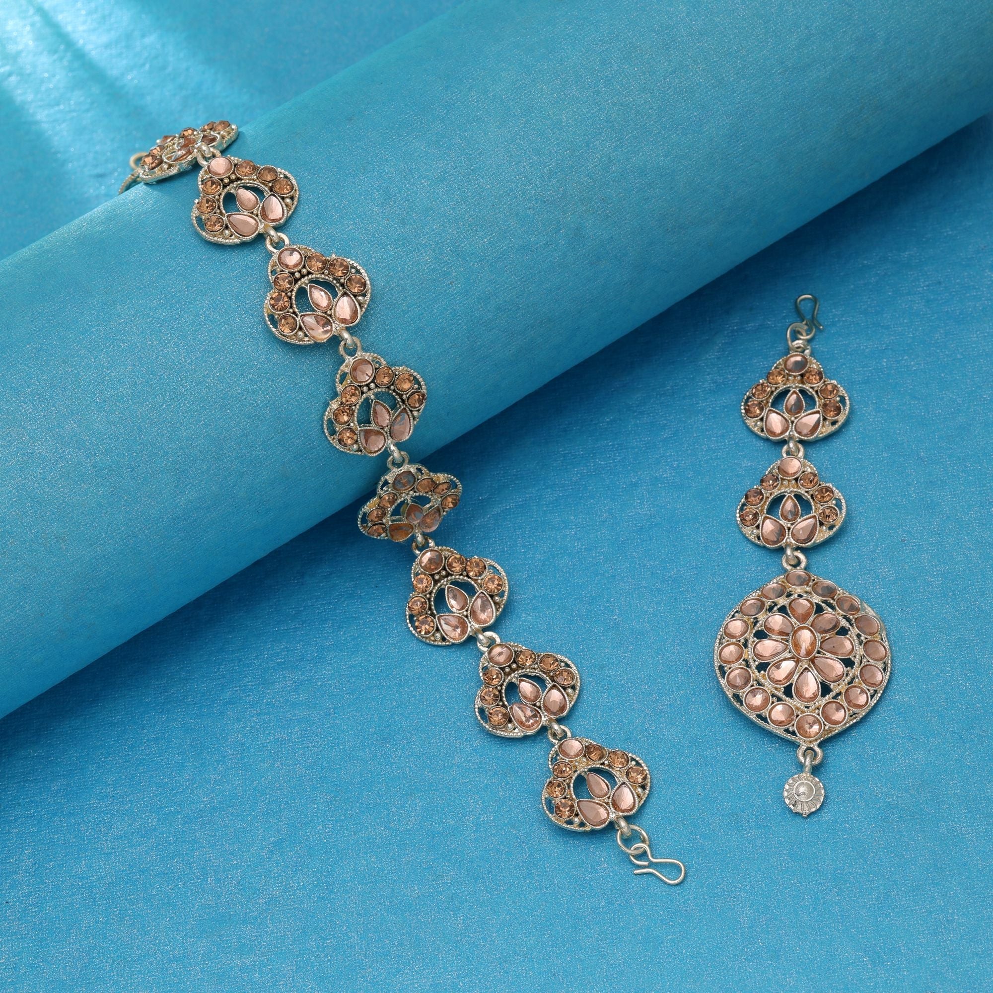 Light Brown Color Kundan Mathapatti with Maangtika Design