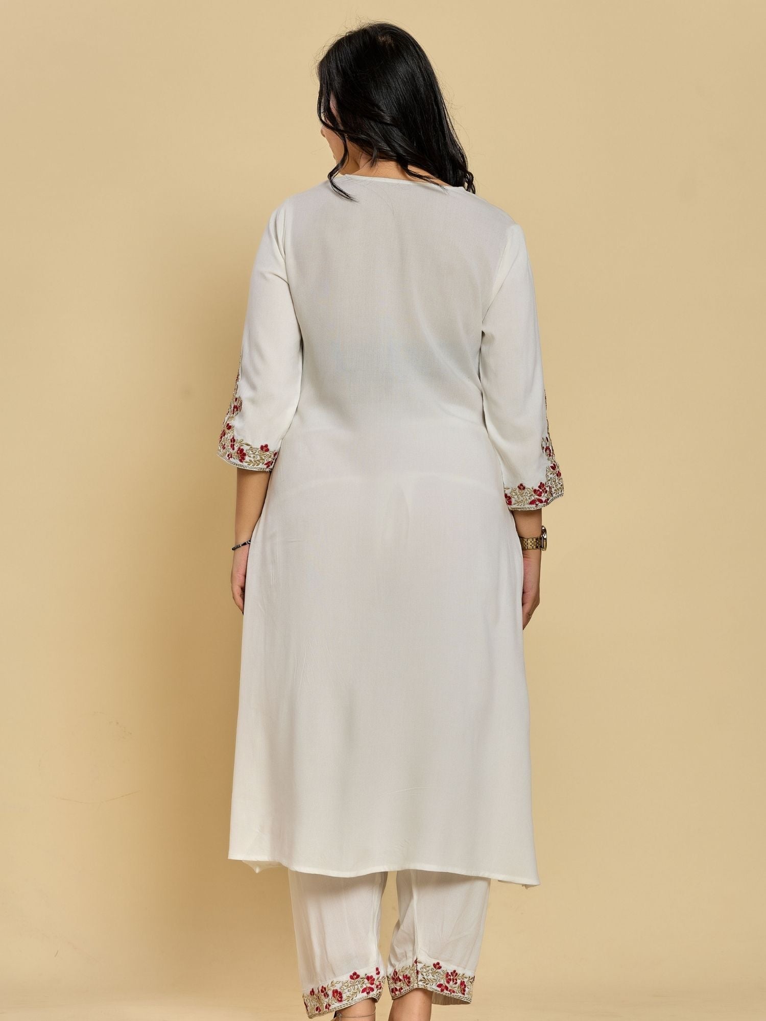 White Color Zari With Thread Work Kurta With Pant