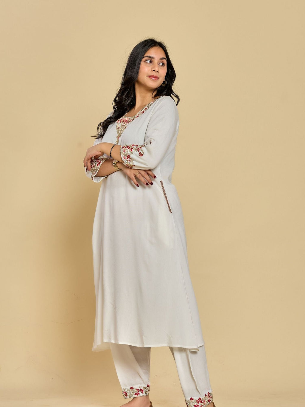 White Color Zari With Thread Work Kurta With Pant
