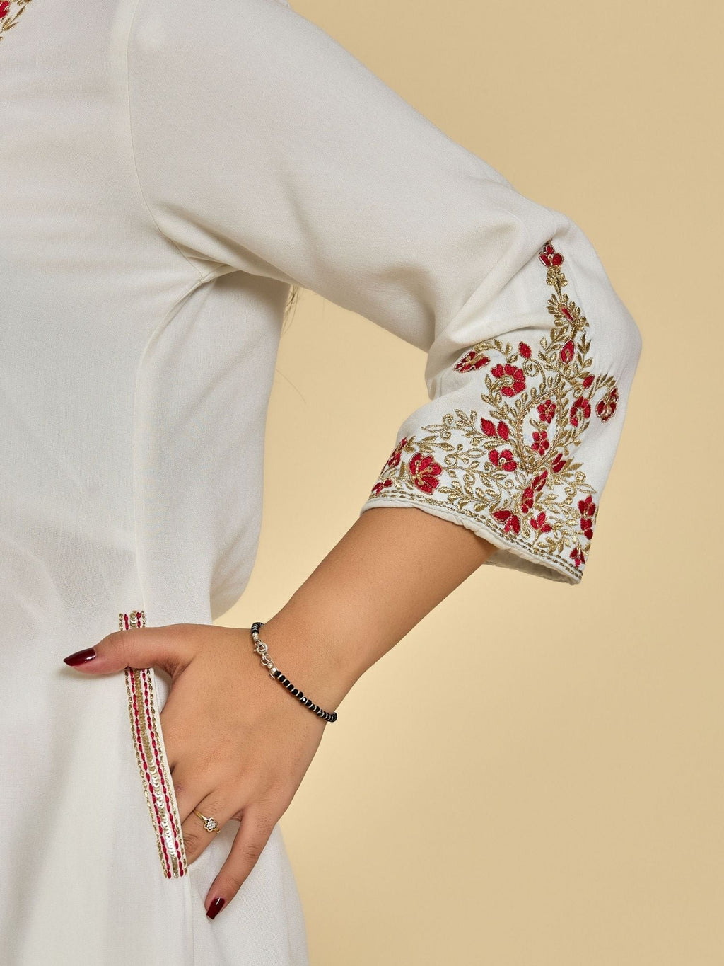 White Color Zari With Thread Work Kurta With Pant