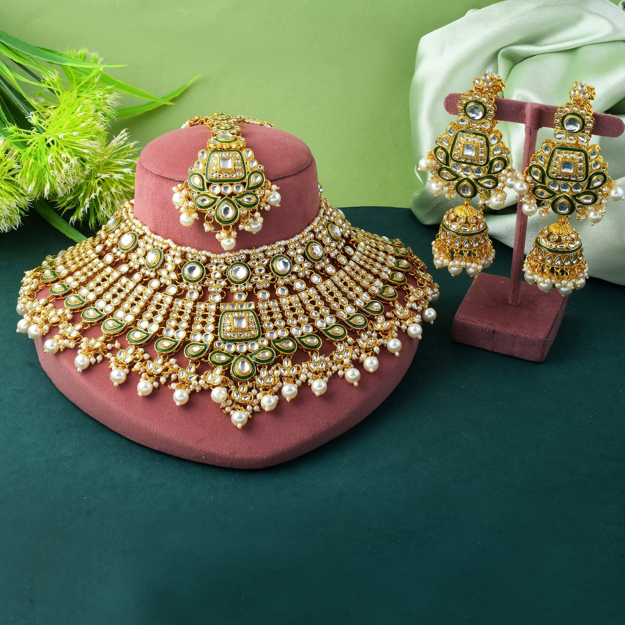 Handcrafted White Color Kundan Necklace Set With Classic Detailing