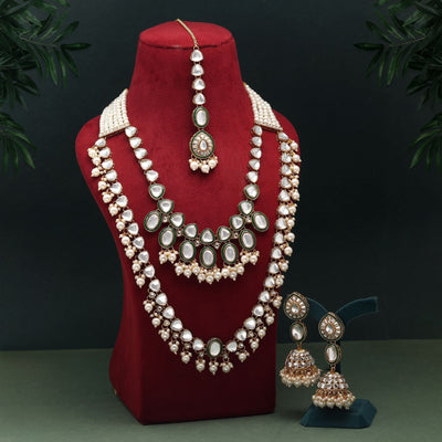 Gorgeous White Color Kundan Necklace Set Perfect For Brides, Weddings, And Traditional Occasions