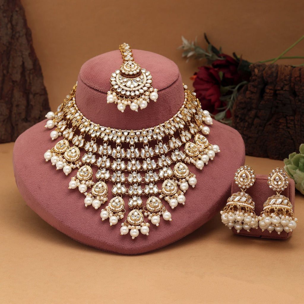 Elegant White Color Kundan Necklace Set Designed For Parties, Brides, And Ethnic Wedding Functions