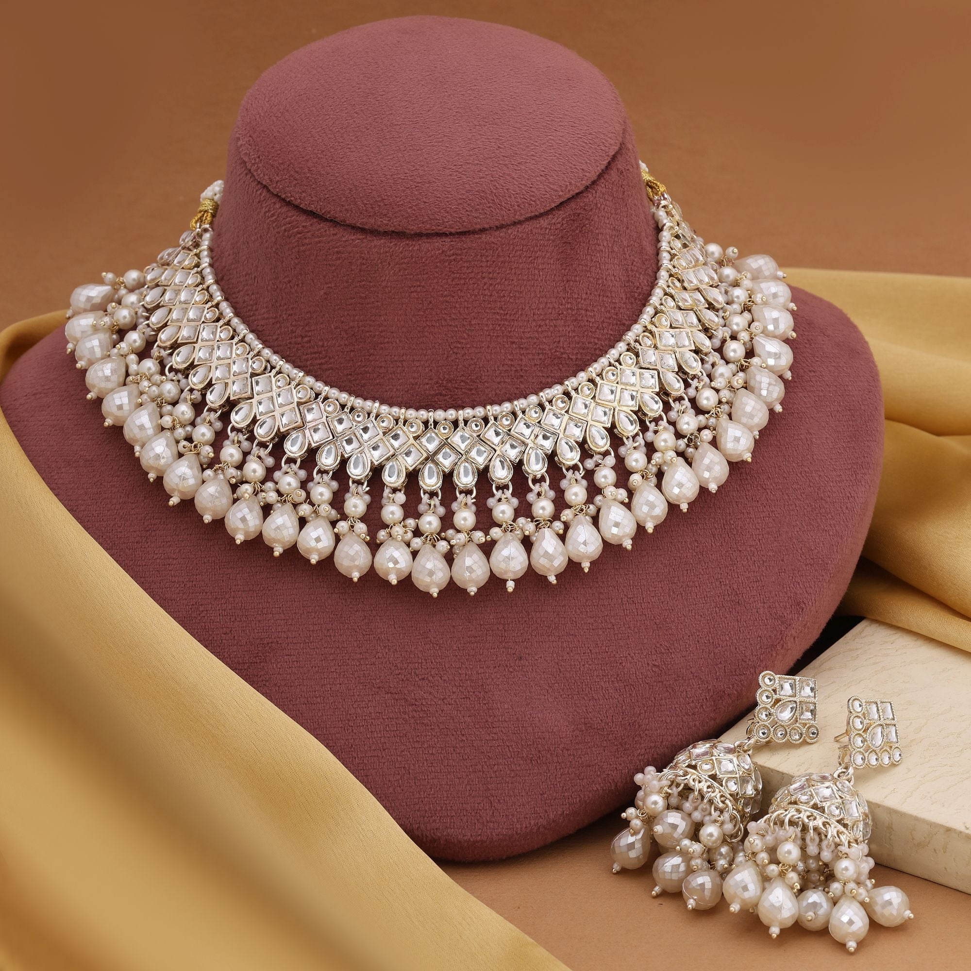 Gorgeous White Color Kundan Necklace Set For Festive Occasions