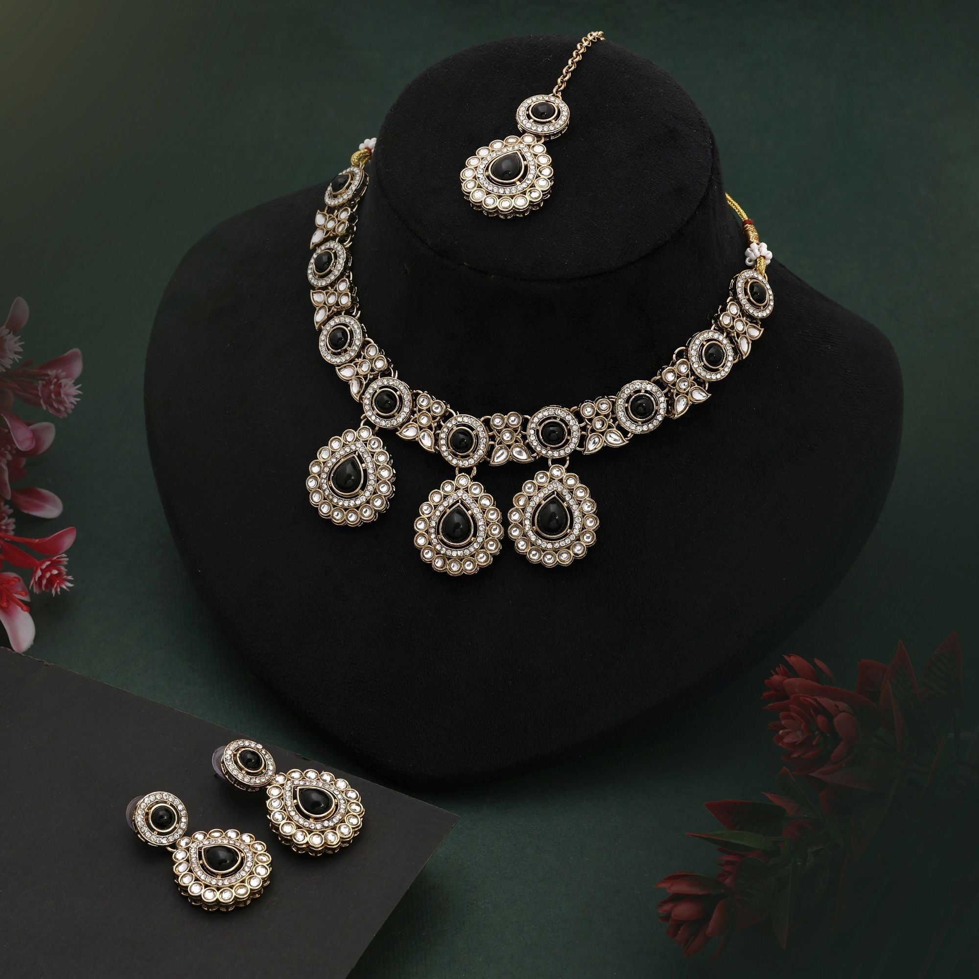 Stunning Black Color Kundan Necklace Set With Antique Finish For Party Outfits