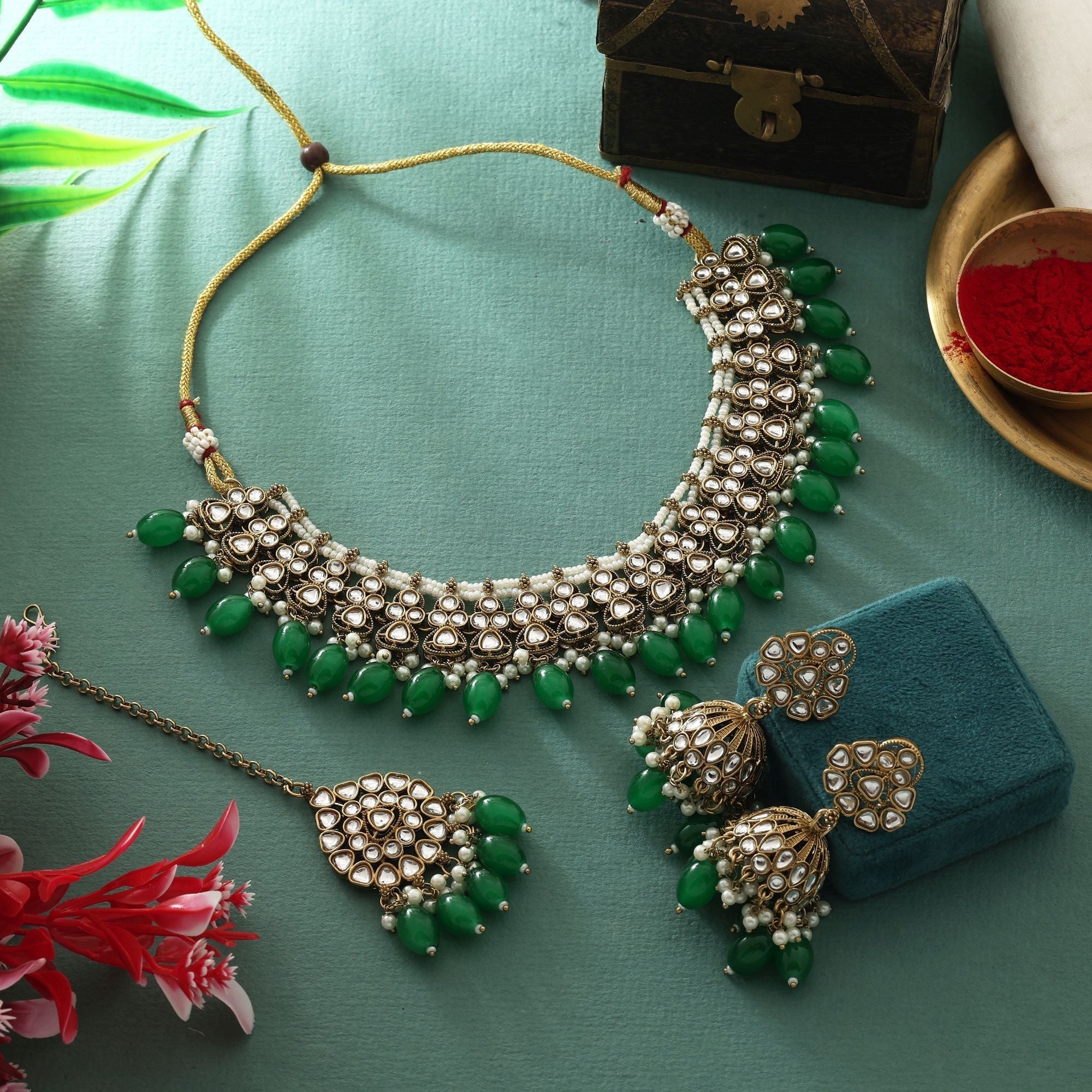 Gorgeous Green Color Kundan Necklace Set With Shiny Finish For Festive Outfits