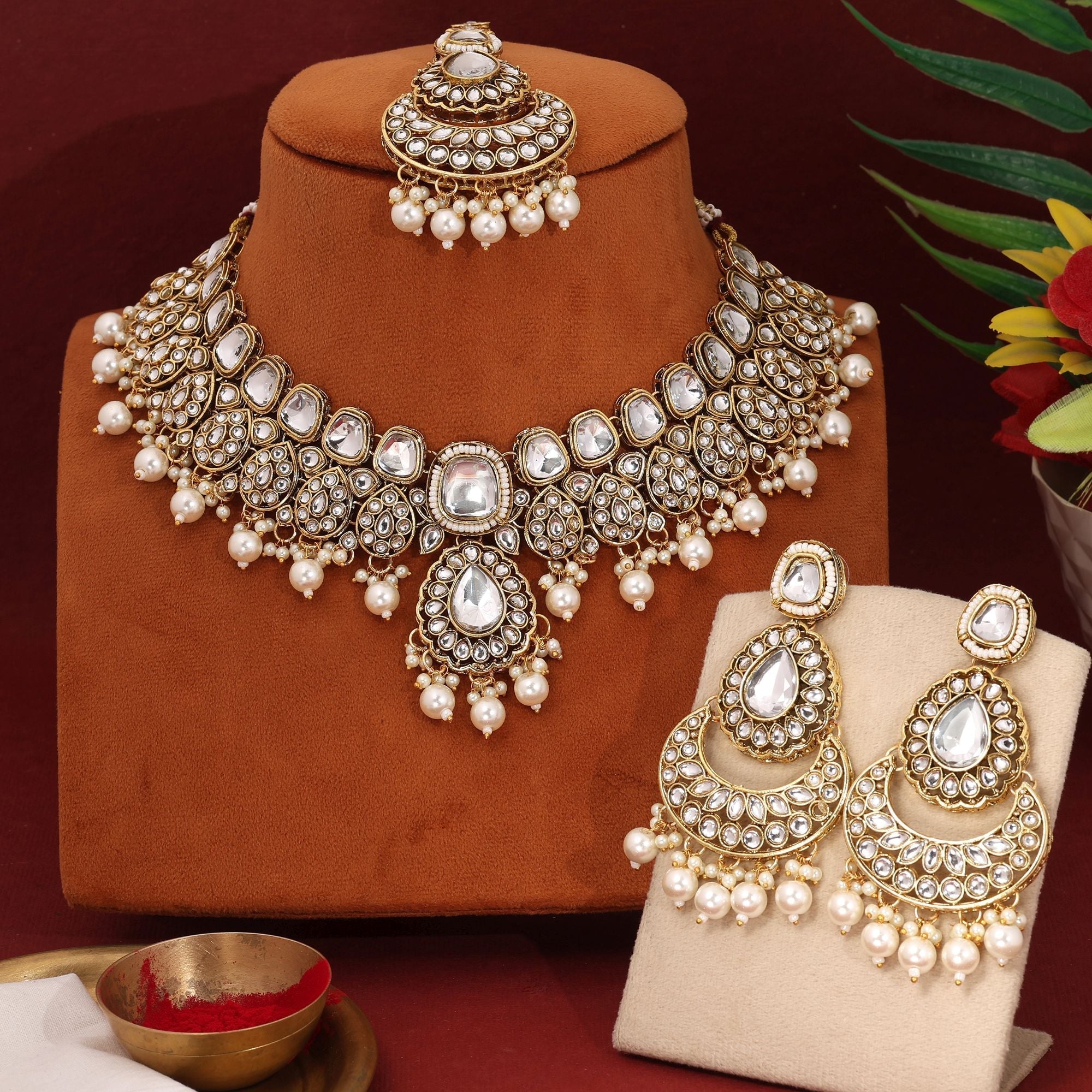 Royal White Color Kundan Necklace Set Perfect For Wedding And Festive Styling
