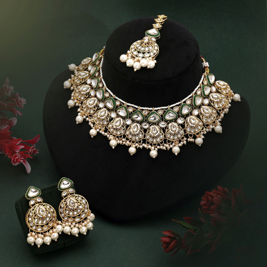 Sophisticated White Color Kundan Necklace Set