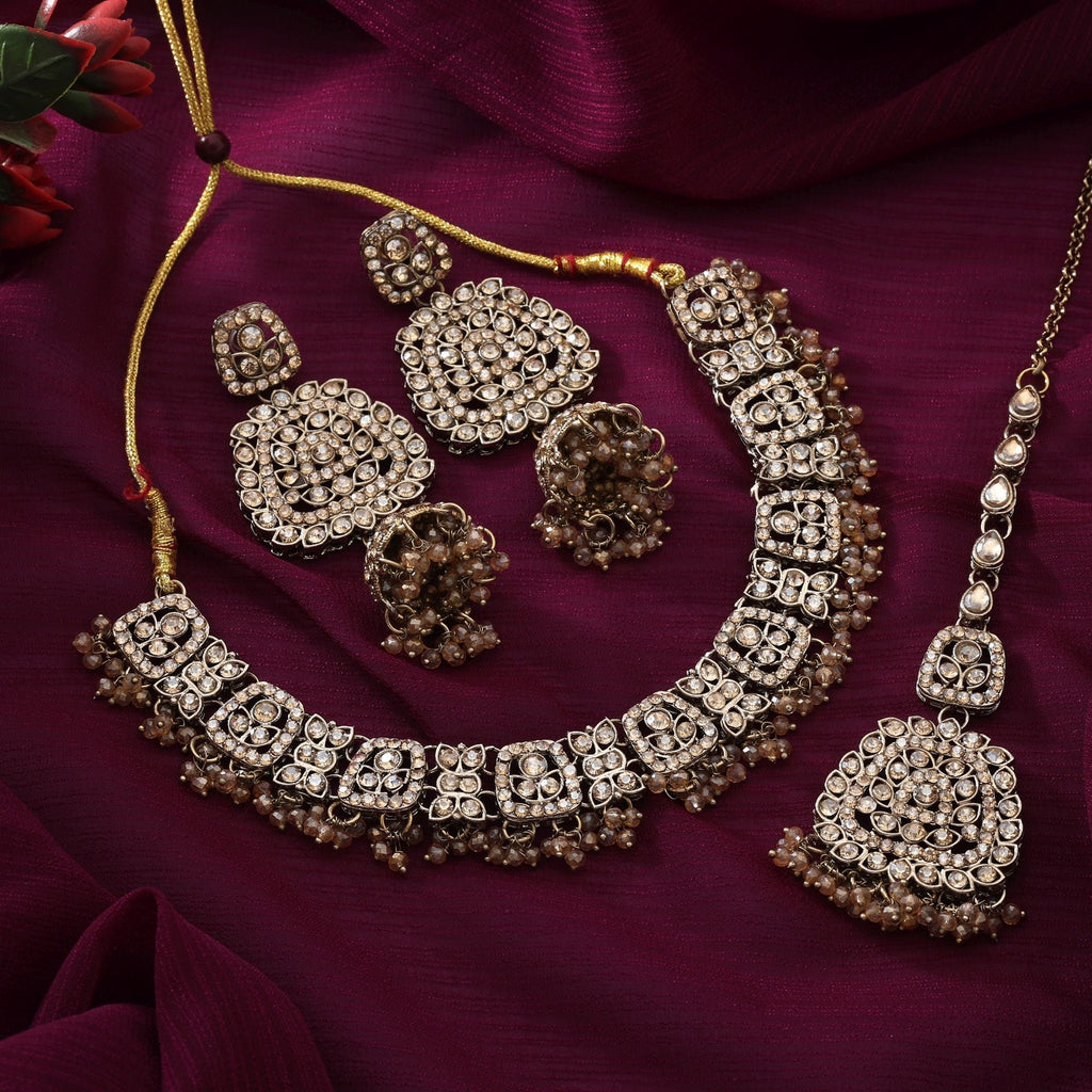 Glamorous Gold Color Kundan Necklace Set For Party Outfits