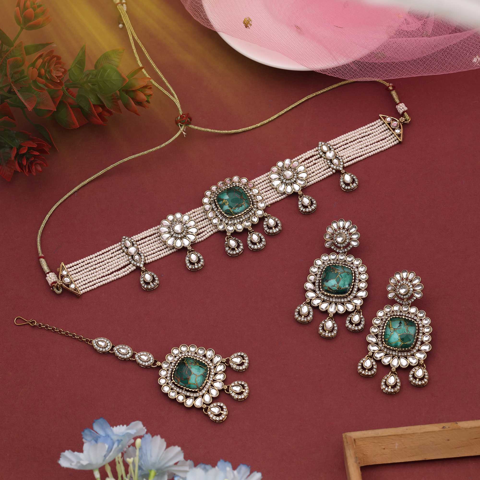 Elegant Green Color Choker Kundan Necklace Set Crafted For Timeless Festive Beauty