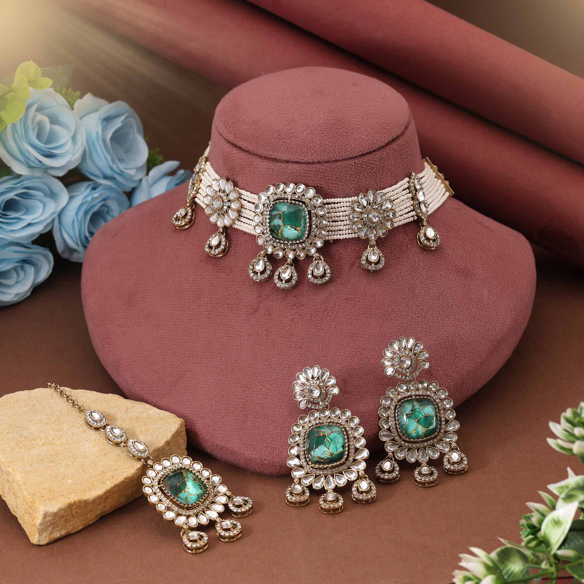 Elegant Green Color Choker Kundan Necklace Set Crafted For Timeless Festive Beauty
