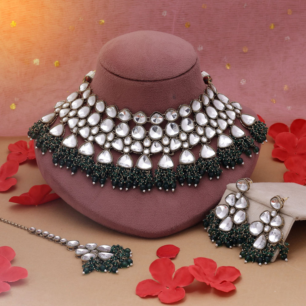 Green Color Kundan Necklace Set With Traditional Craft And Elegant Finish