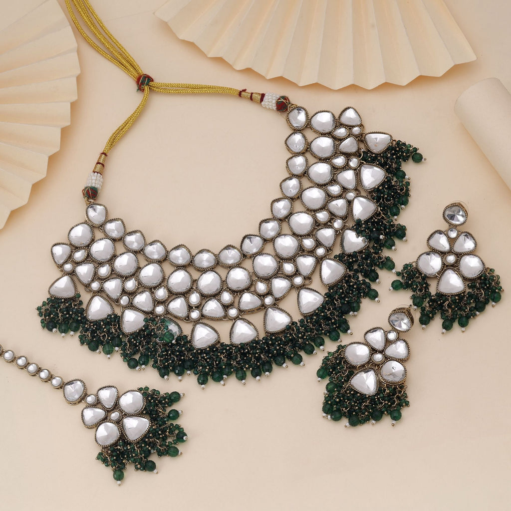 Green Color Kundan Necklace Set With Traditional Craft And Elegant Finish