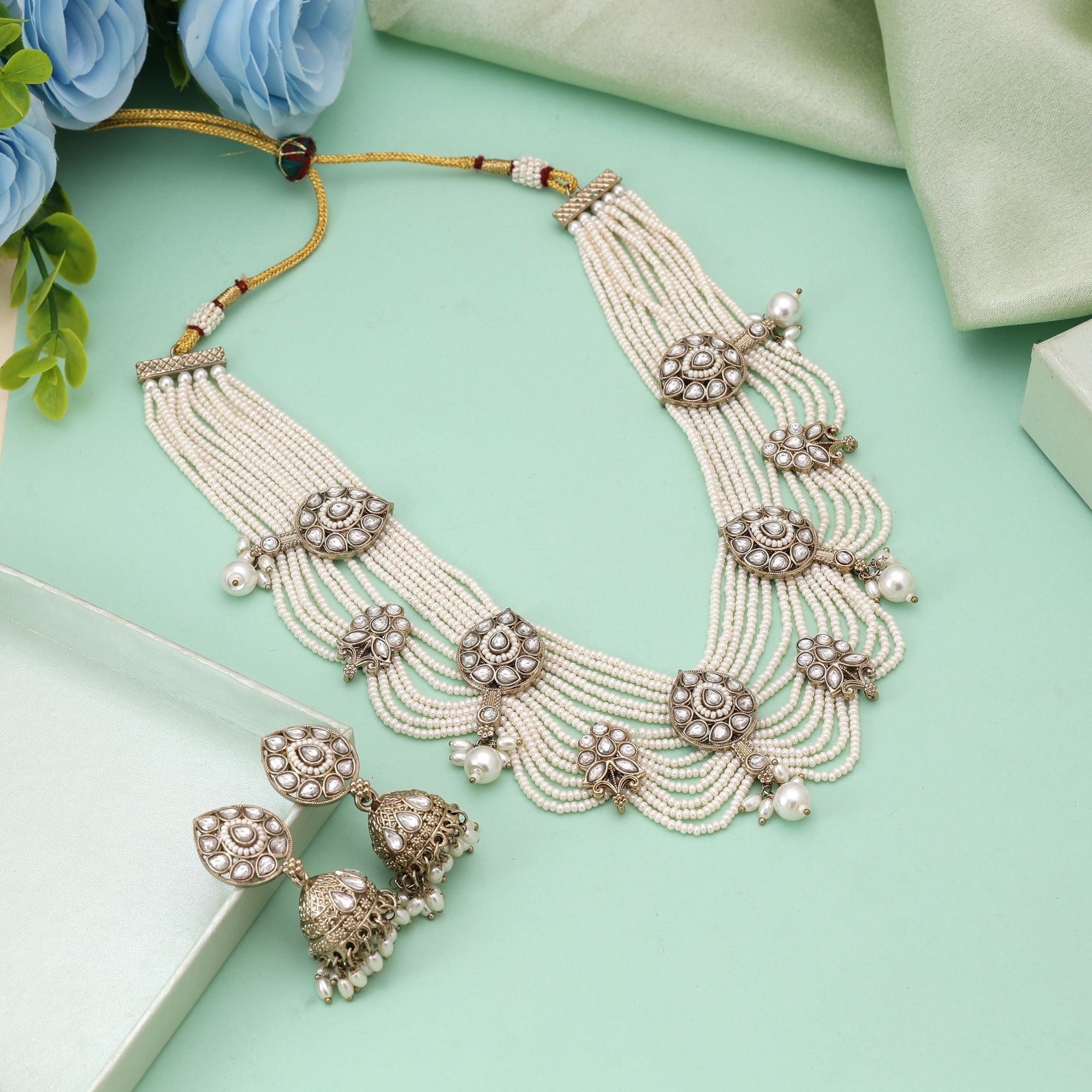 White Color Kundan Necklace Set With Minimal Yet Royal Ethnic Appeal