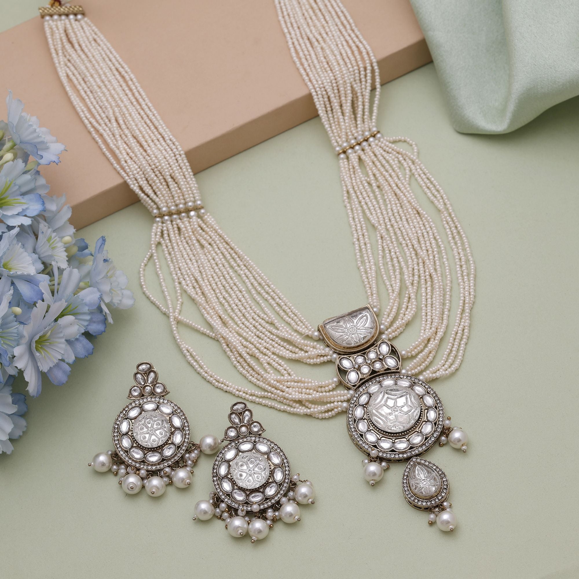 White Kundan Necklace Set