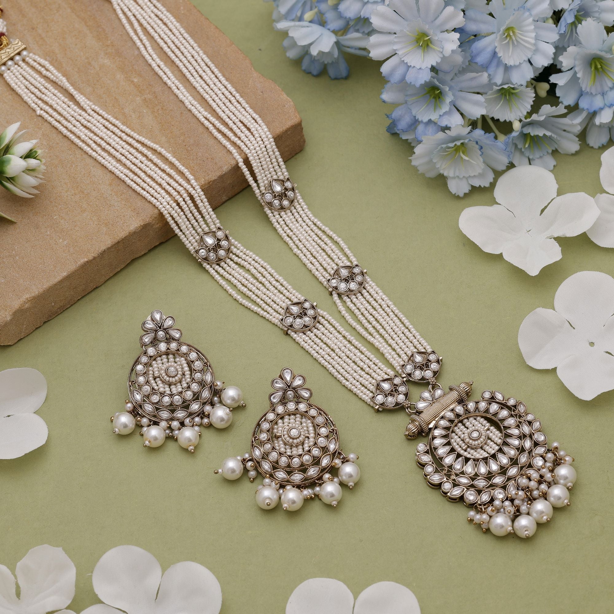 White Ethnic Kundan Necklace Set